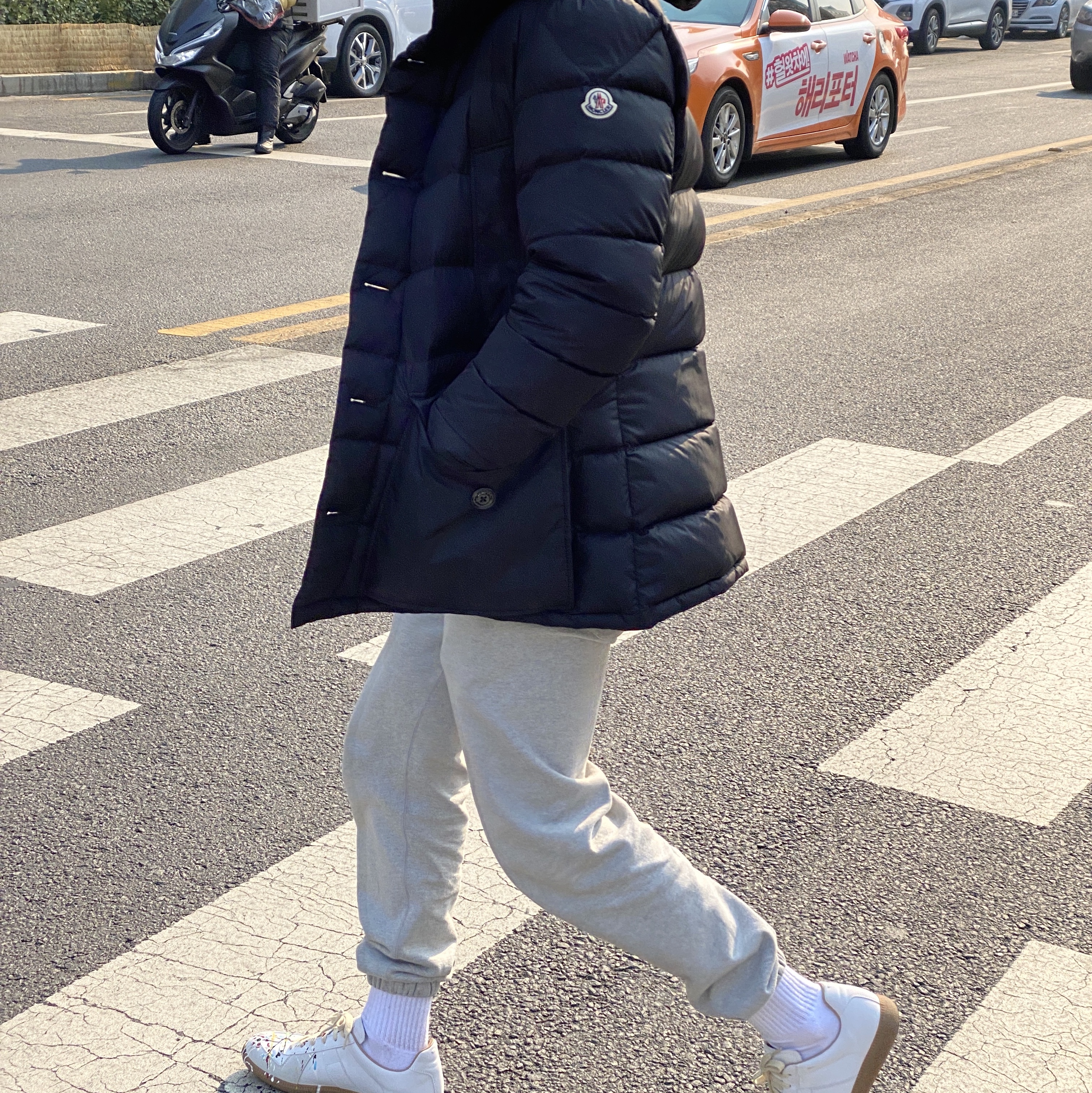 Moncler Cluny Long Down Jacket Black - 21FW, (W) Maison Margiela Replica Paint Drop Sneakers Grey 착용 스타일 - 2