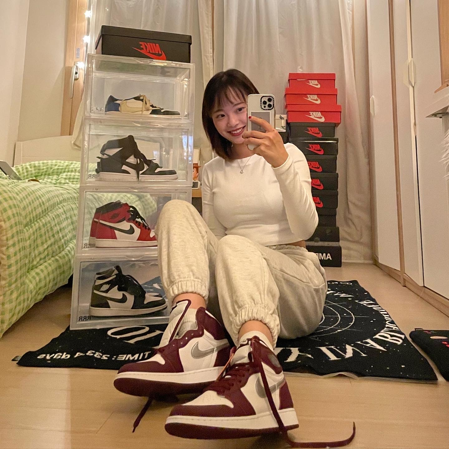 (GS) Jordan 1 Retro High OG Bordeaux, Jordan 1 Retro High OG Bordeaux 착용 스타일 - 3