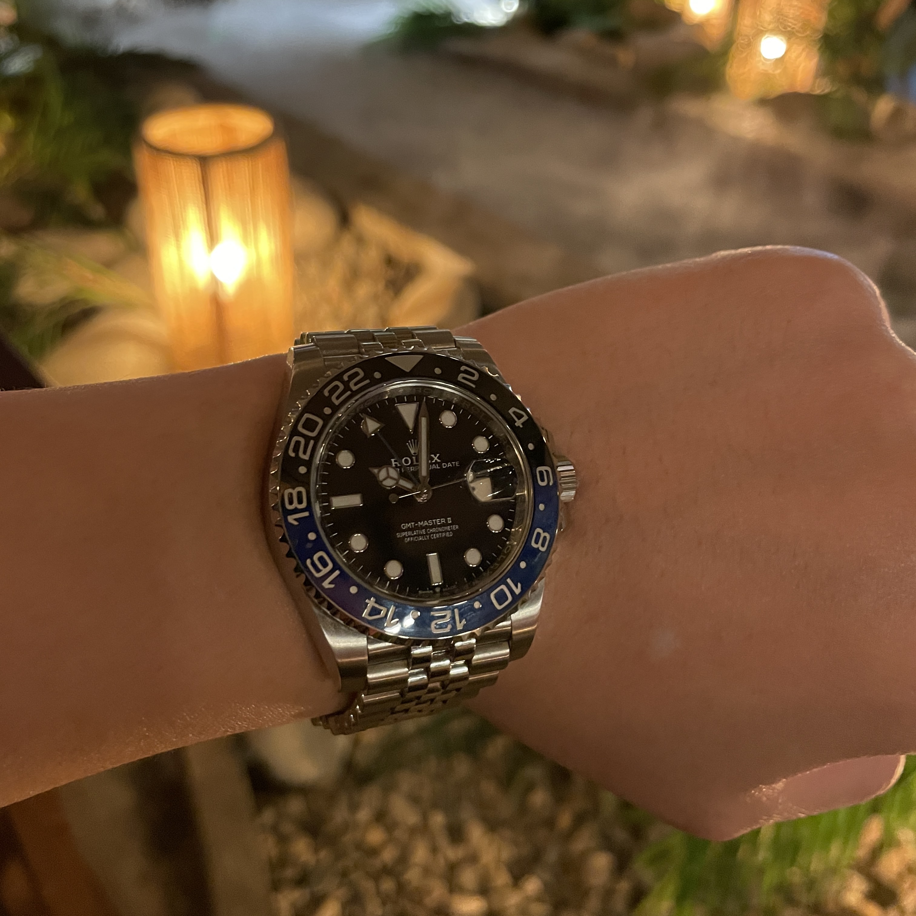 Rolex GMT-Master II 40mm 126710BLNR Black Jubilee 착용 스타일