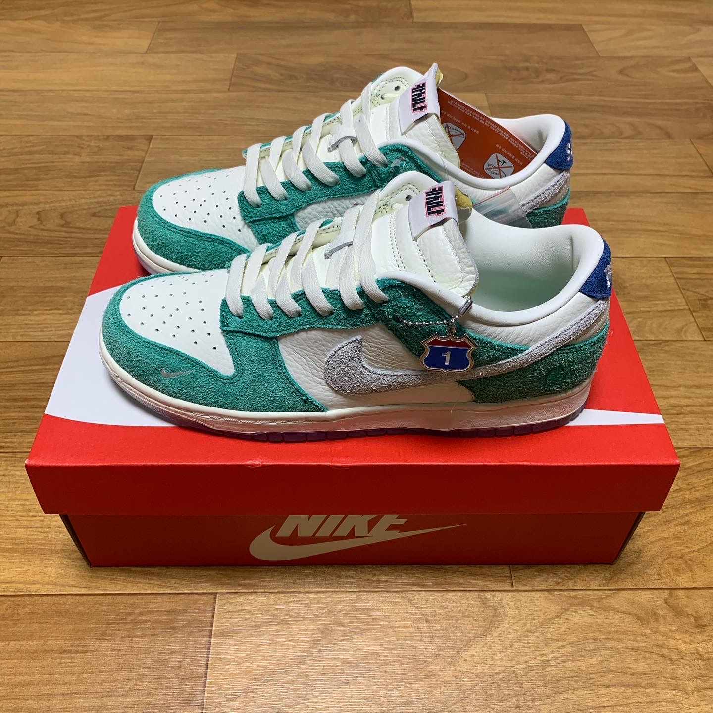 Nike x Kasina Dunk Low Road Sign - Kasina Exclusive 착용 스타일 - 3