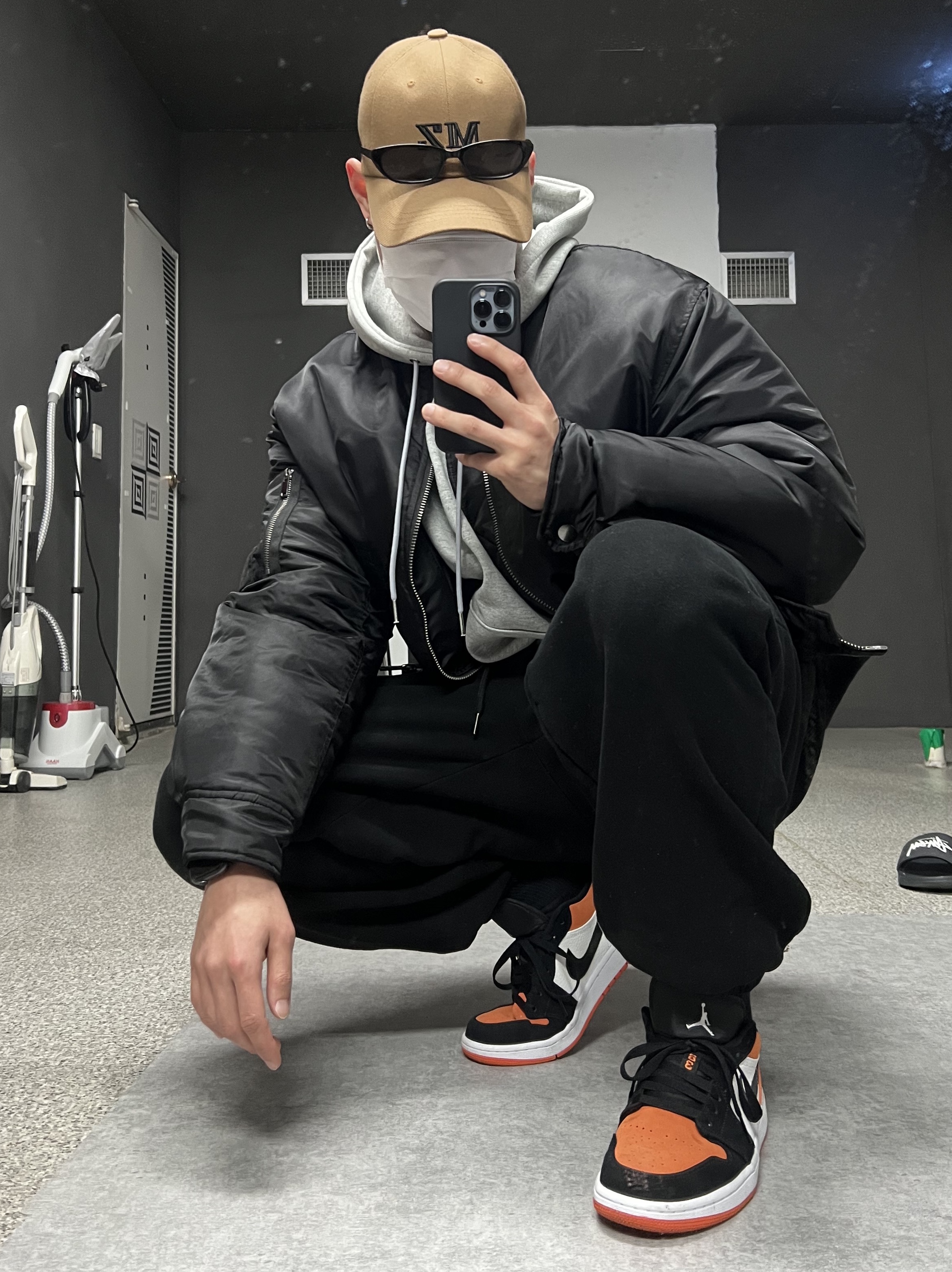 Jordan 1 Low Shattered Backboard 착용 스타일