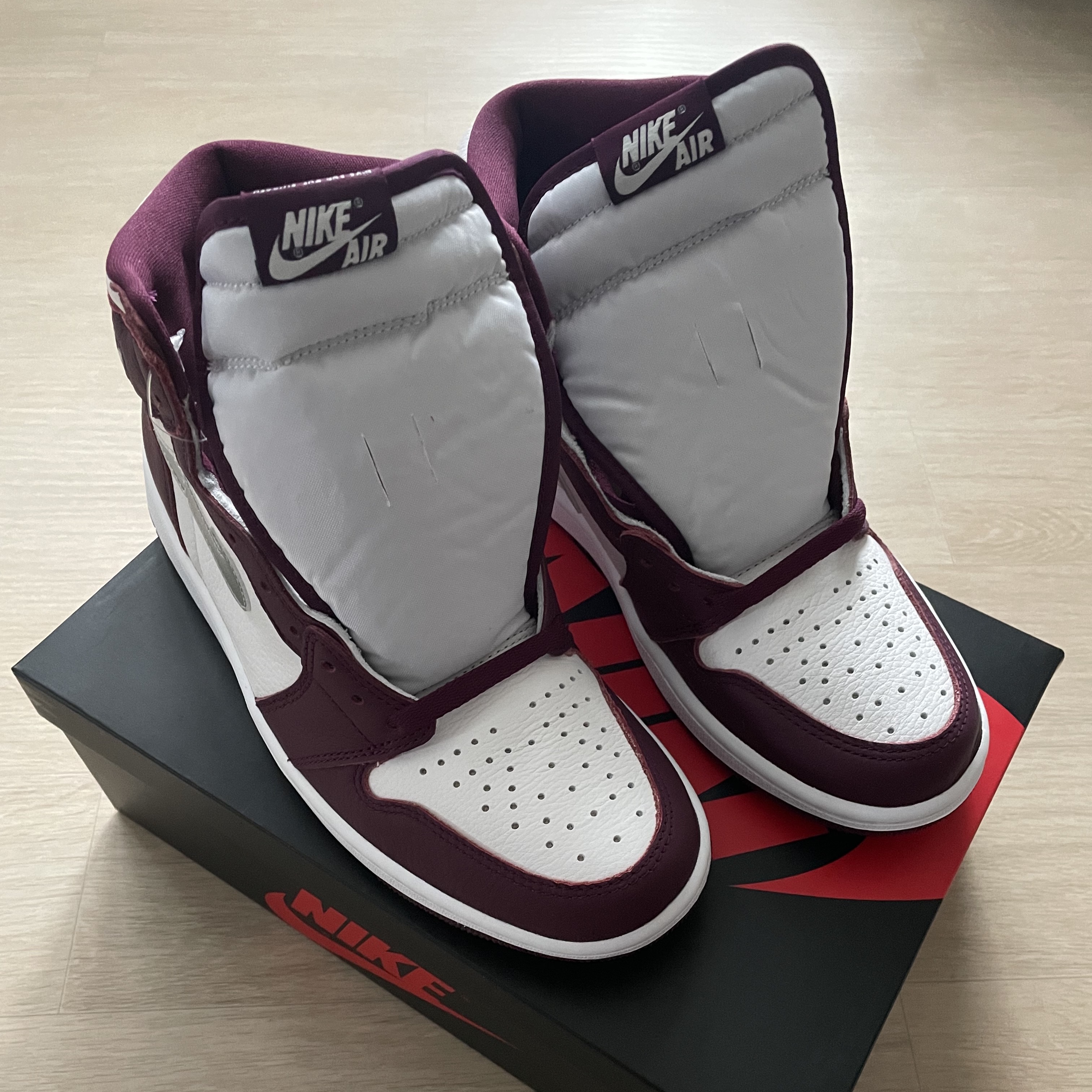 Jordan 1 Retro High OG Bordeaux 착용 스타일 - 1