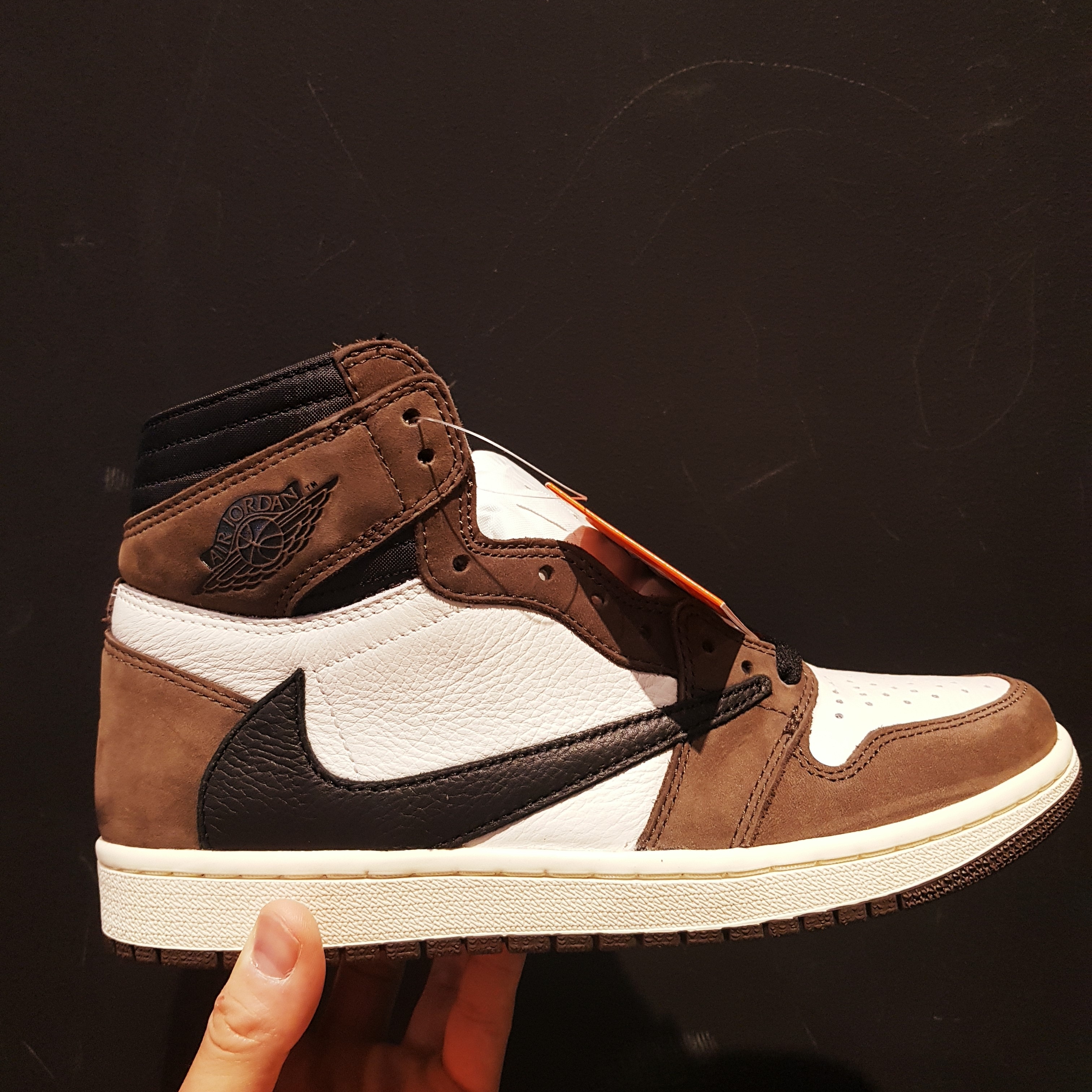 Jordan 1 x Travis Scott Retro High OG SP Mocha 착용 스타일