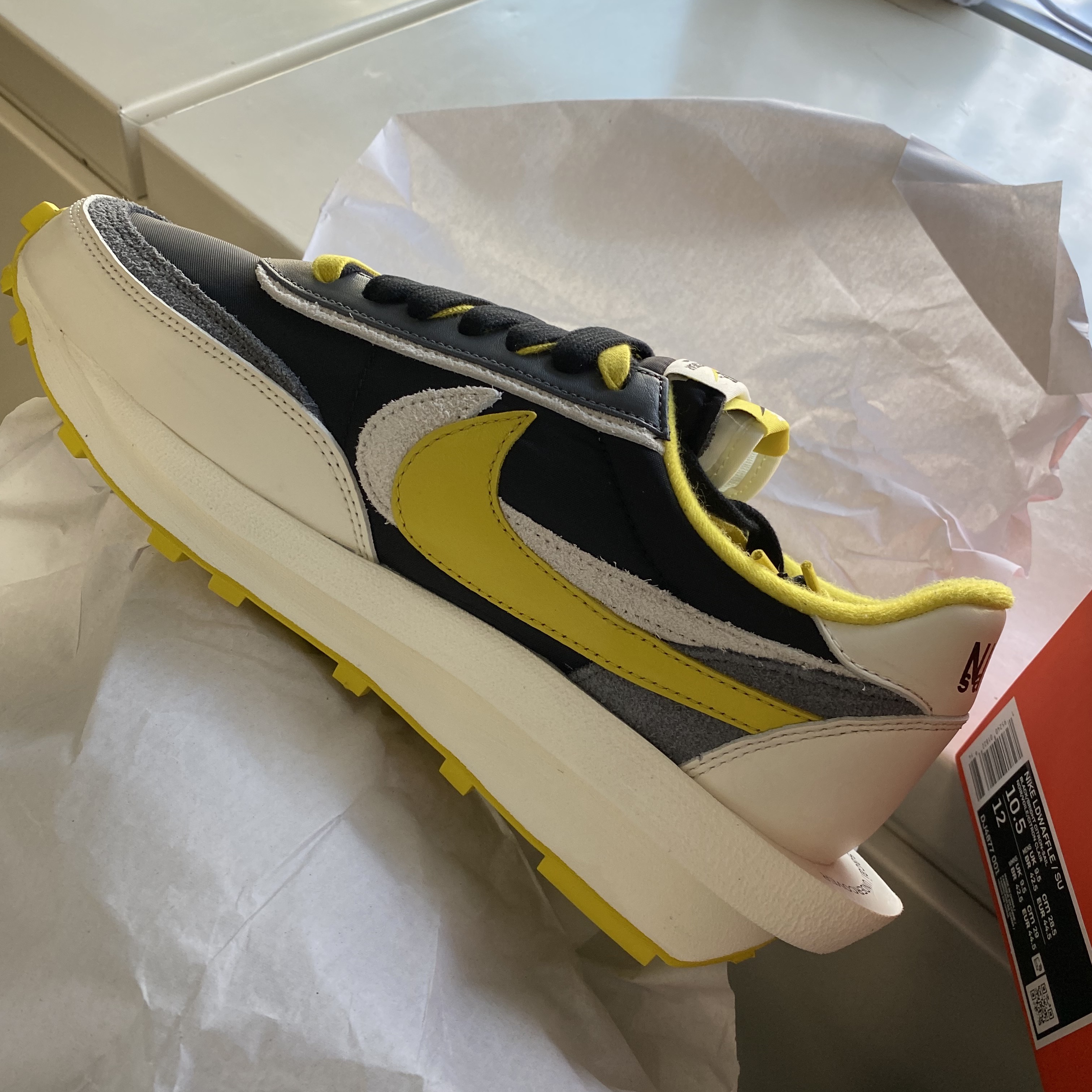 Nike x Sacai x Undercover LDWaffle Black Bright Citron 착용 스타일