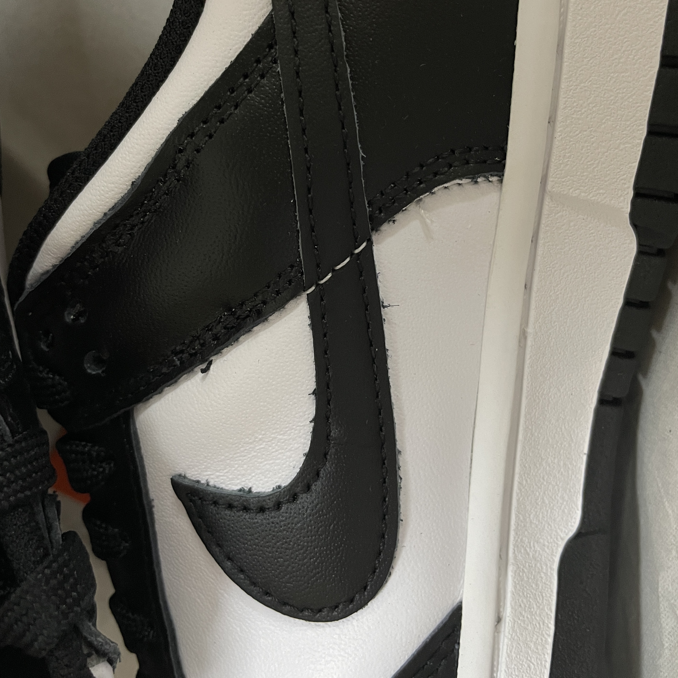 (W) Nike Dunk Low Black 착용 스타일 - 2