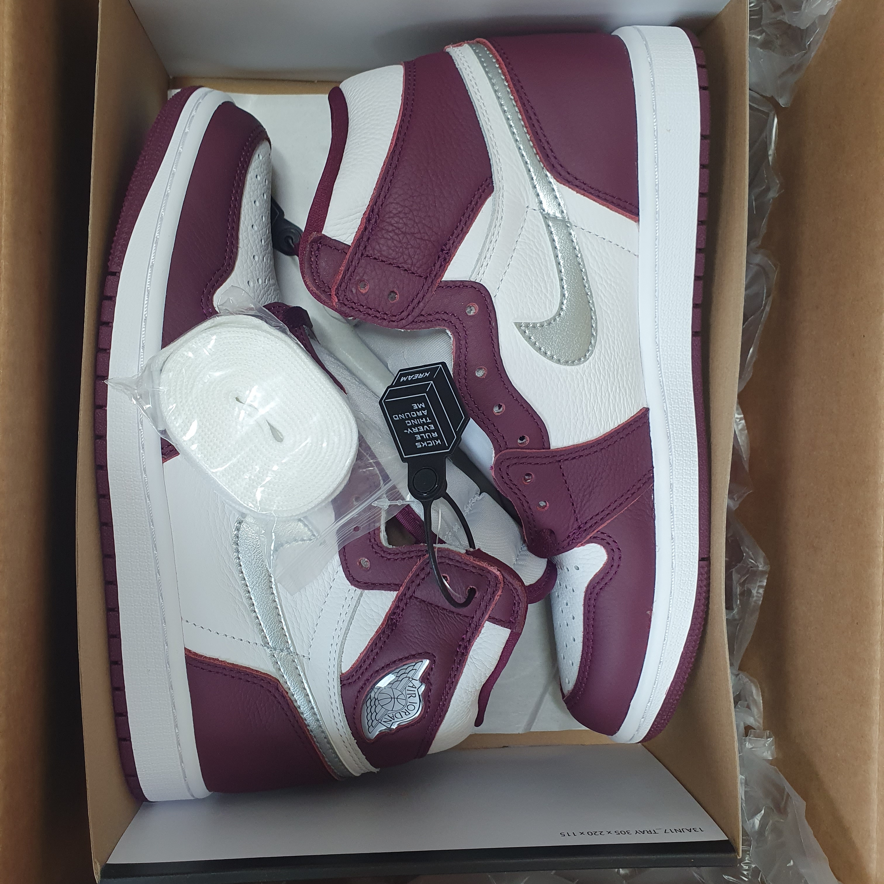 Jordan 1 Retro High OG Bordeaux 착용 스타일