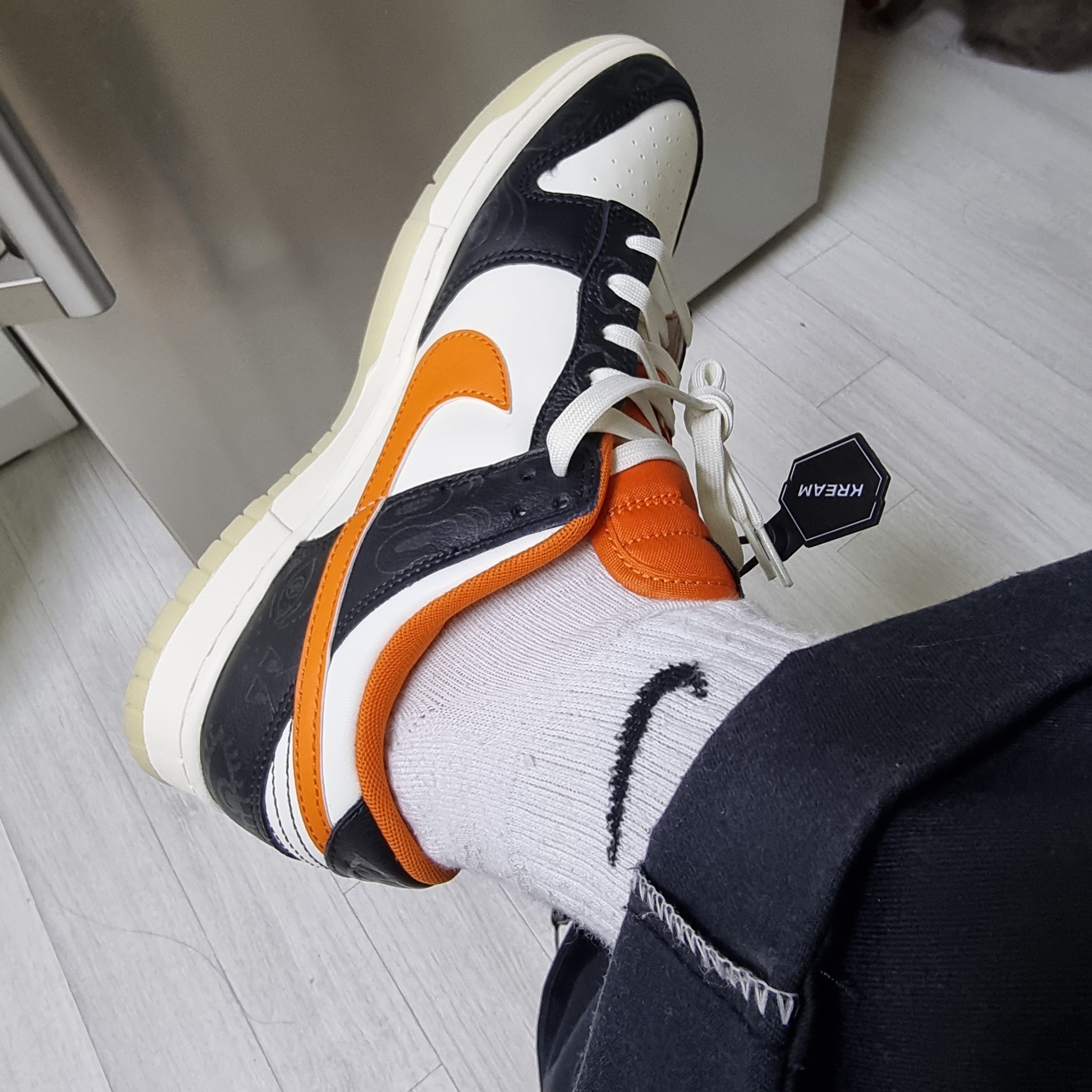 Nike Dunk Low Retro PRM Halloween 착용 스타일