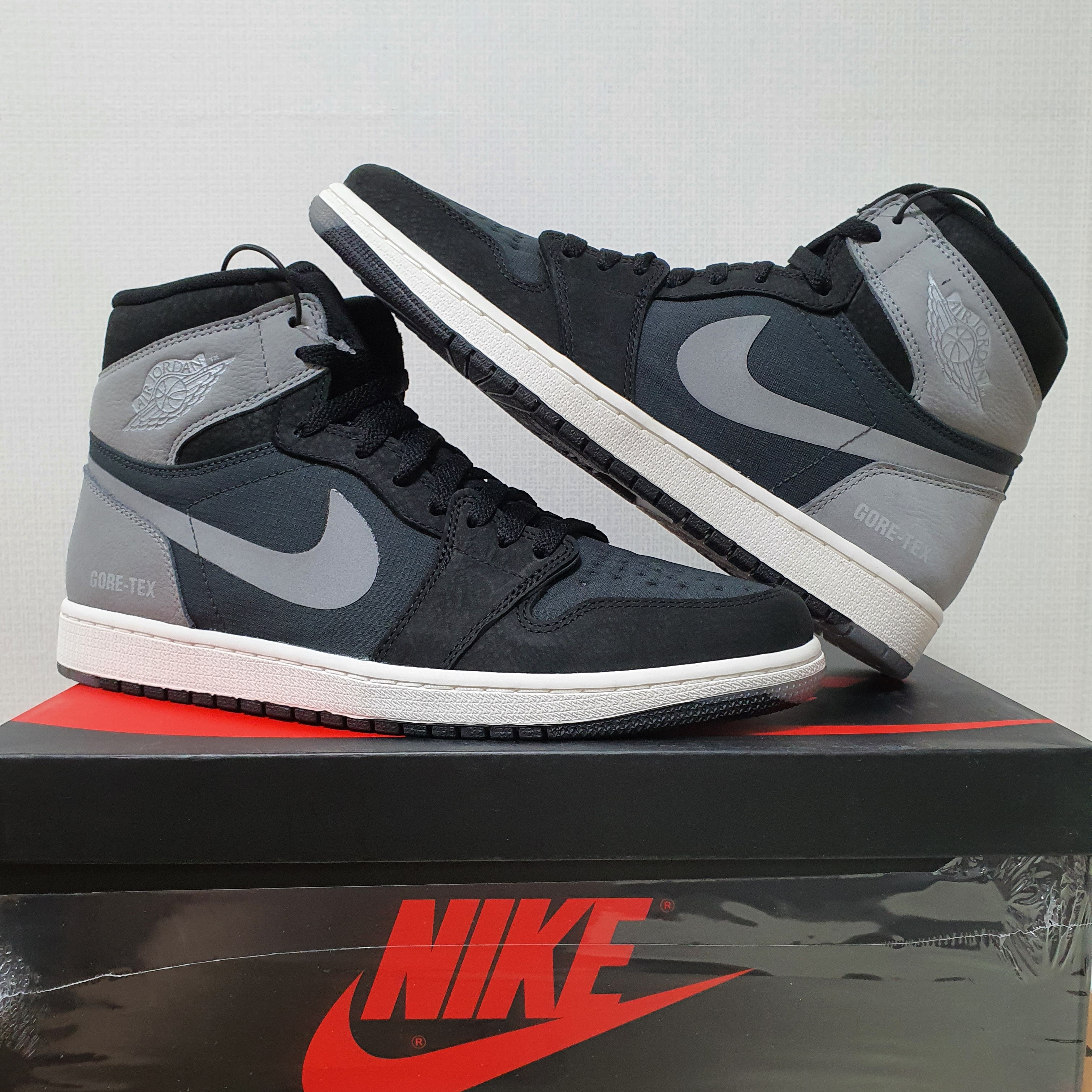 Jordan 1 Element Gore-Tex Particle Grey, Jordan 1 Retro High OG Black Mocha 착용 스타일 - 1