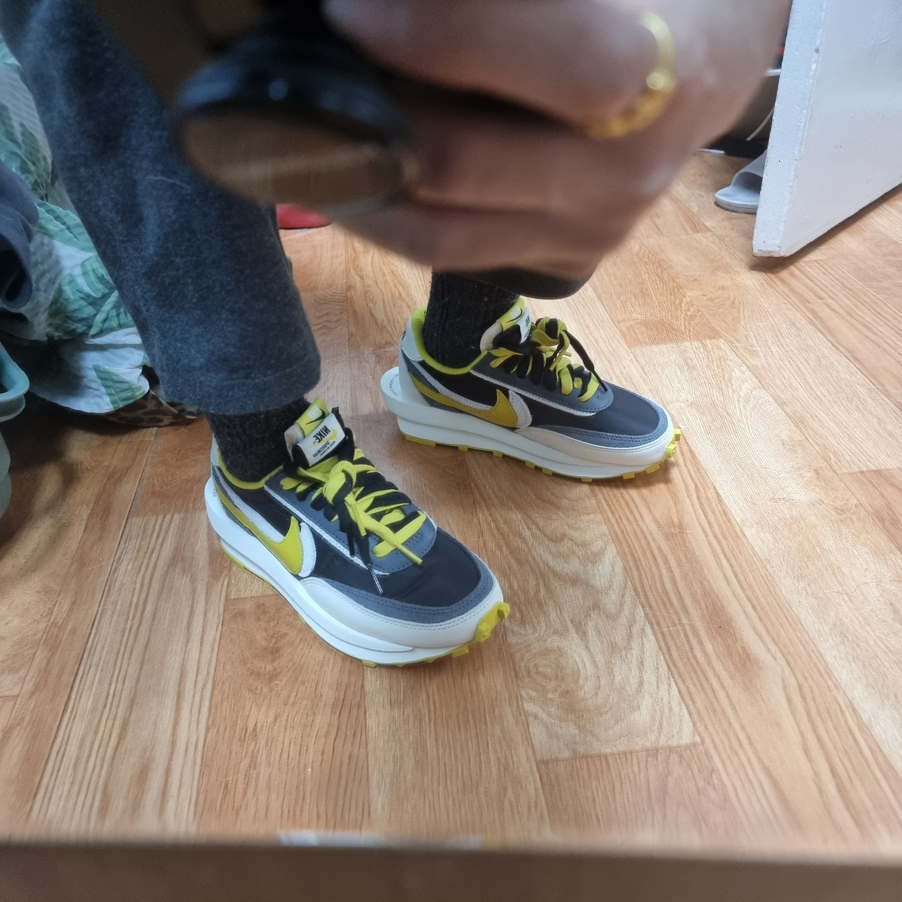 Nike x Sacai x Undercover LDWaffle Black Bright Citron 착용 스타일 - 3