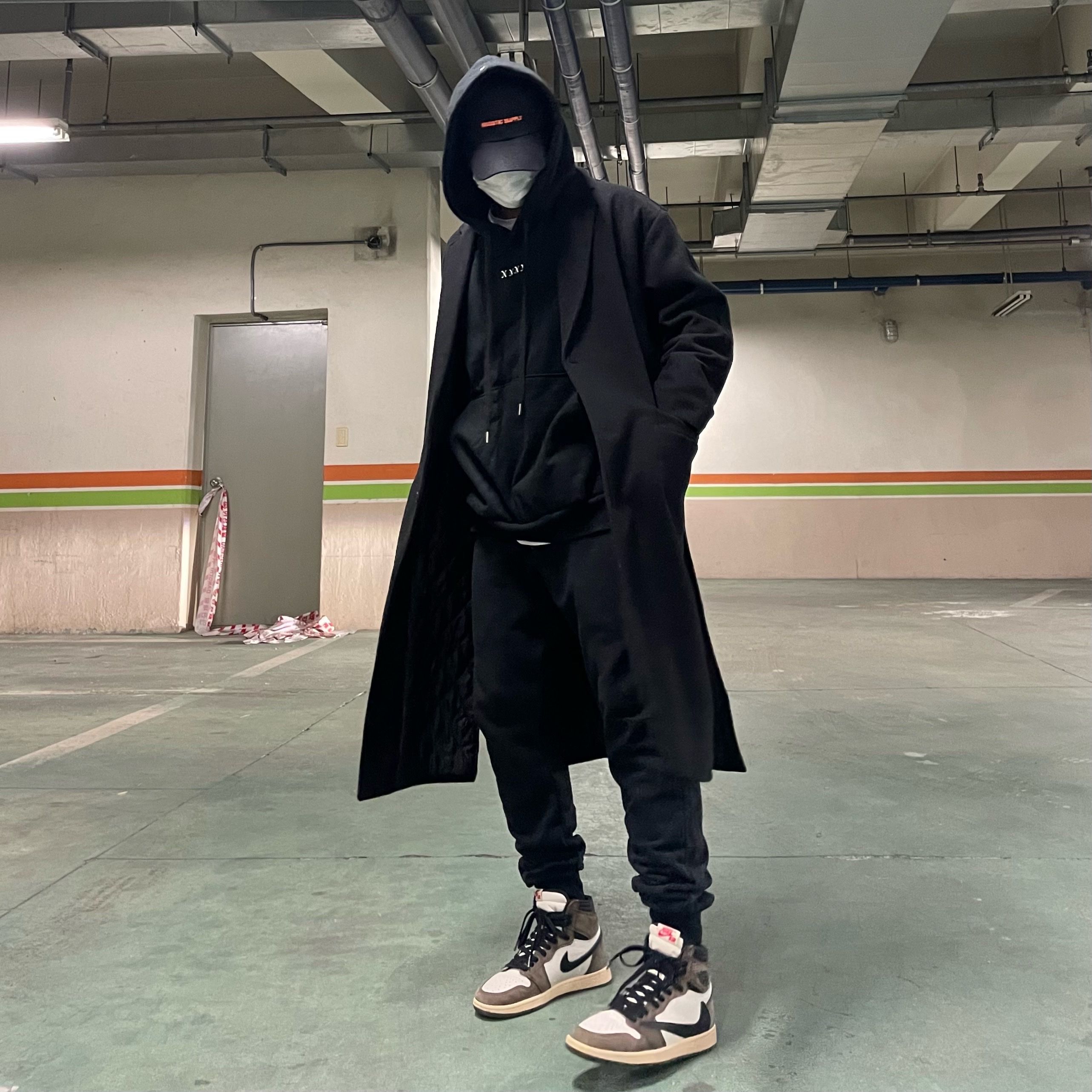 Jordan 1 x Travis Scott Retro High OG SP Mocha 착용 스타일 - 1