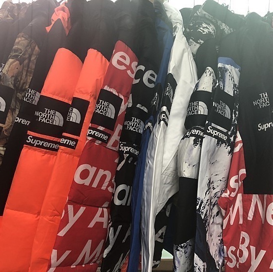 Supreme x The North Face Mountain Light Jacket Orange - 16FW 착용 스타일 - 1