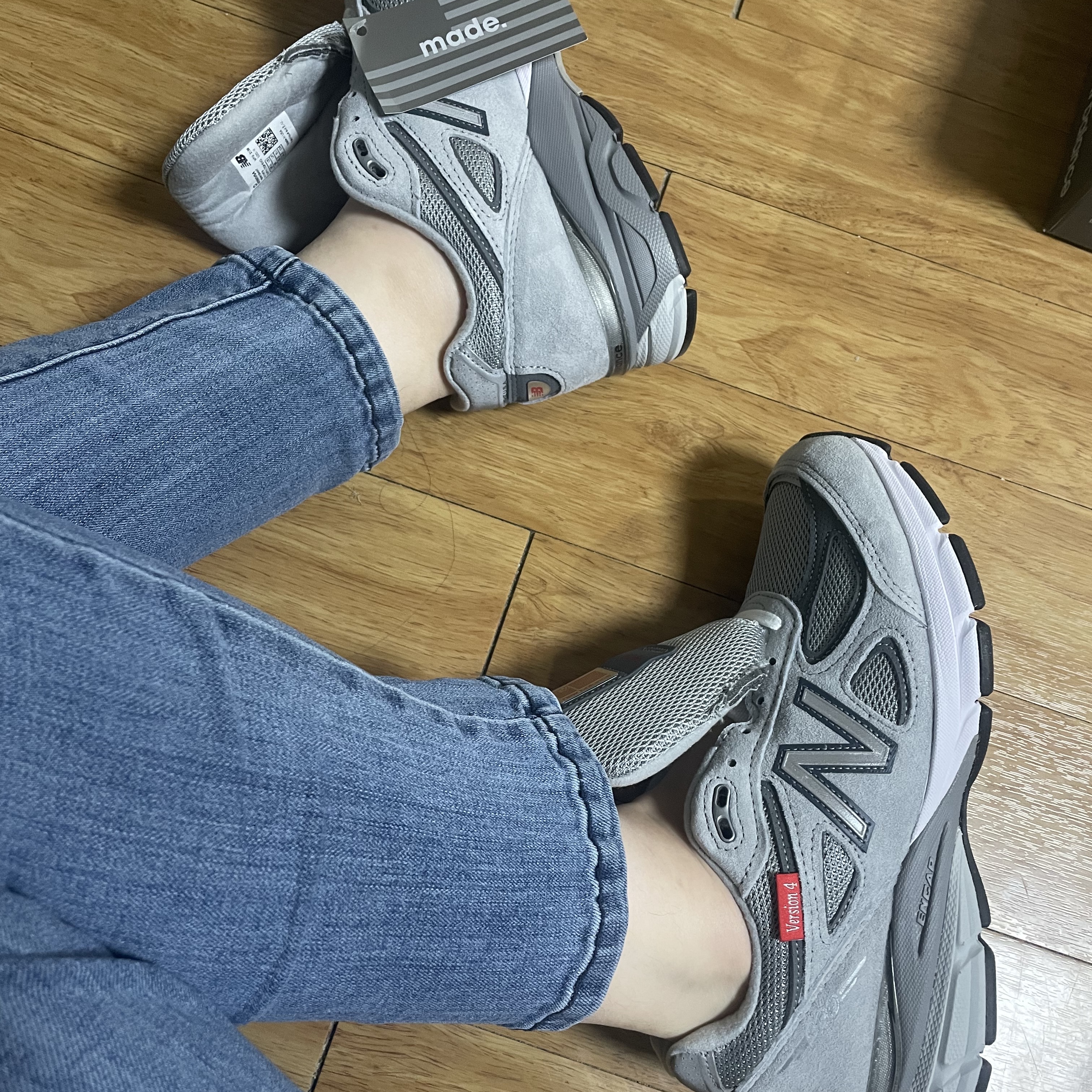 New Balance 990vs4 Made in USA Grey 착용 스타일 - 1