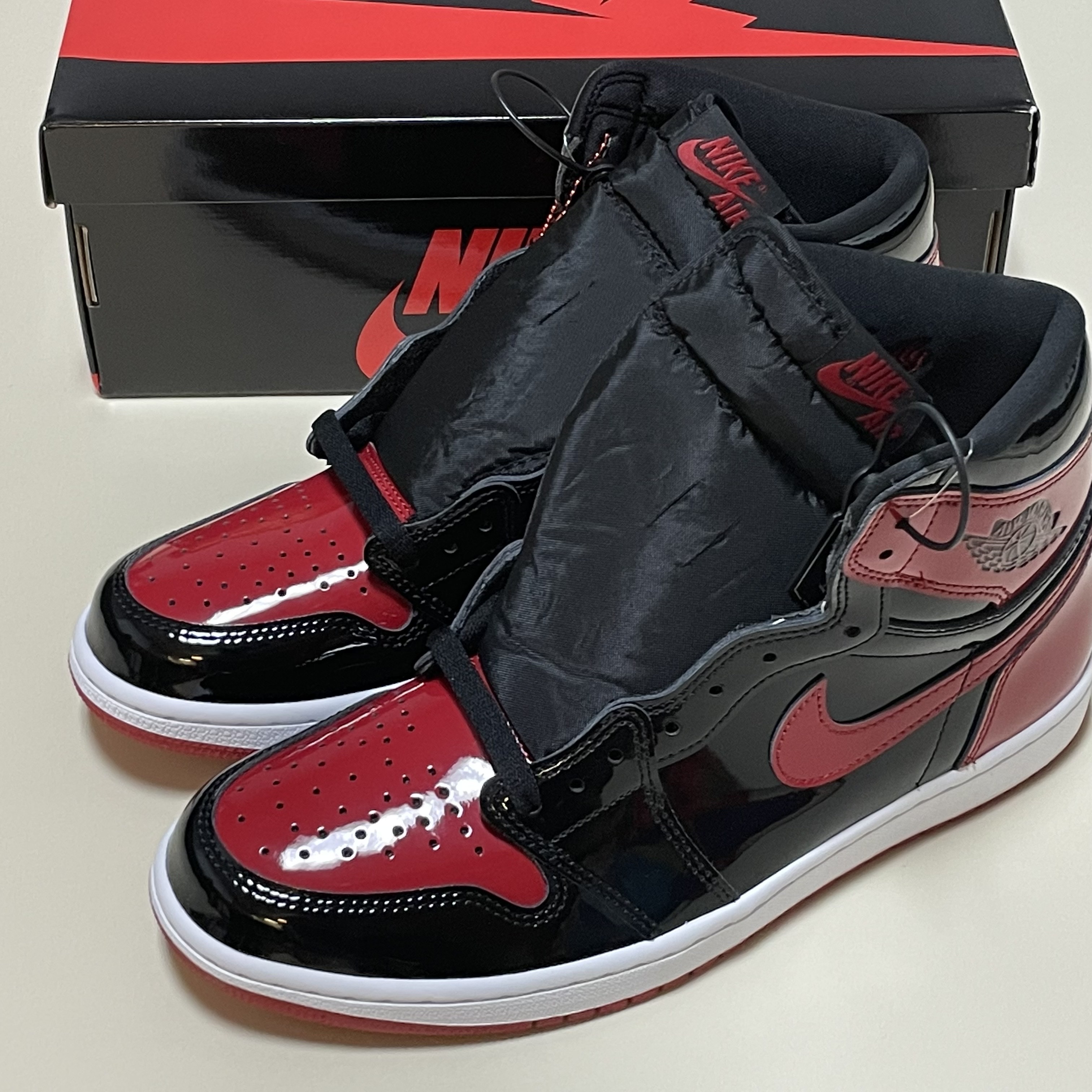 Jordan 1 Retro High OG Patent Bred 착용 스타일 - 1