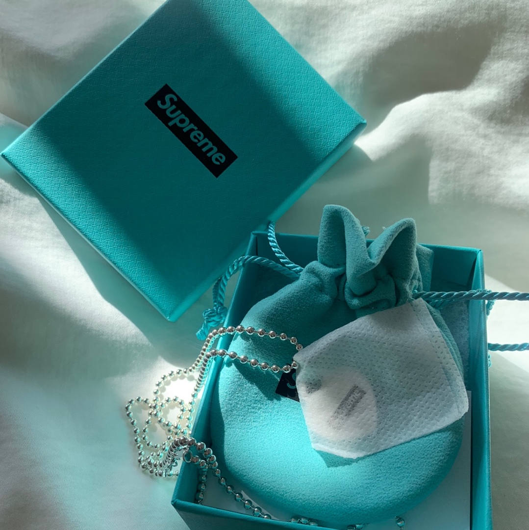 Supreme x Tiffany & Co. Return to Tiffany Heart Tag Pendant - 21FW 착용 스타일