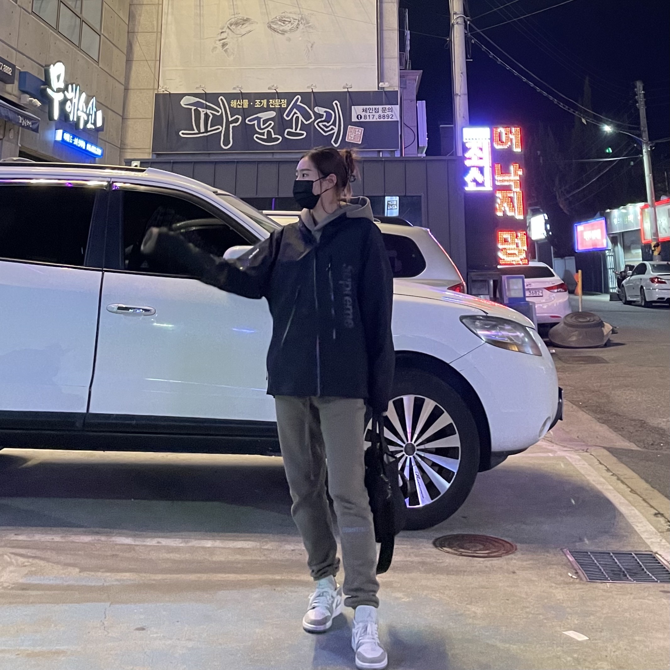 Essentials Sweatpants Taupe - 21SS, (W) Jordan 1 Low White Wolf Grey 착용 스타일