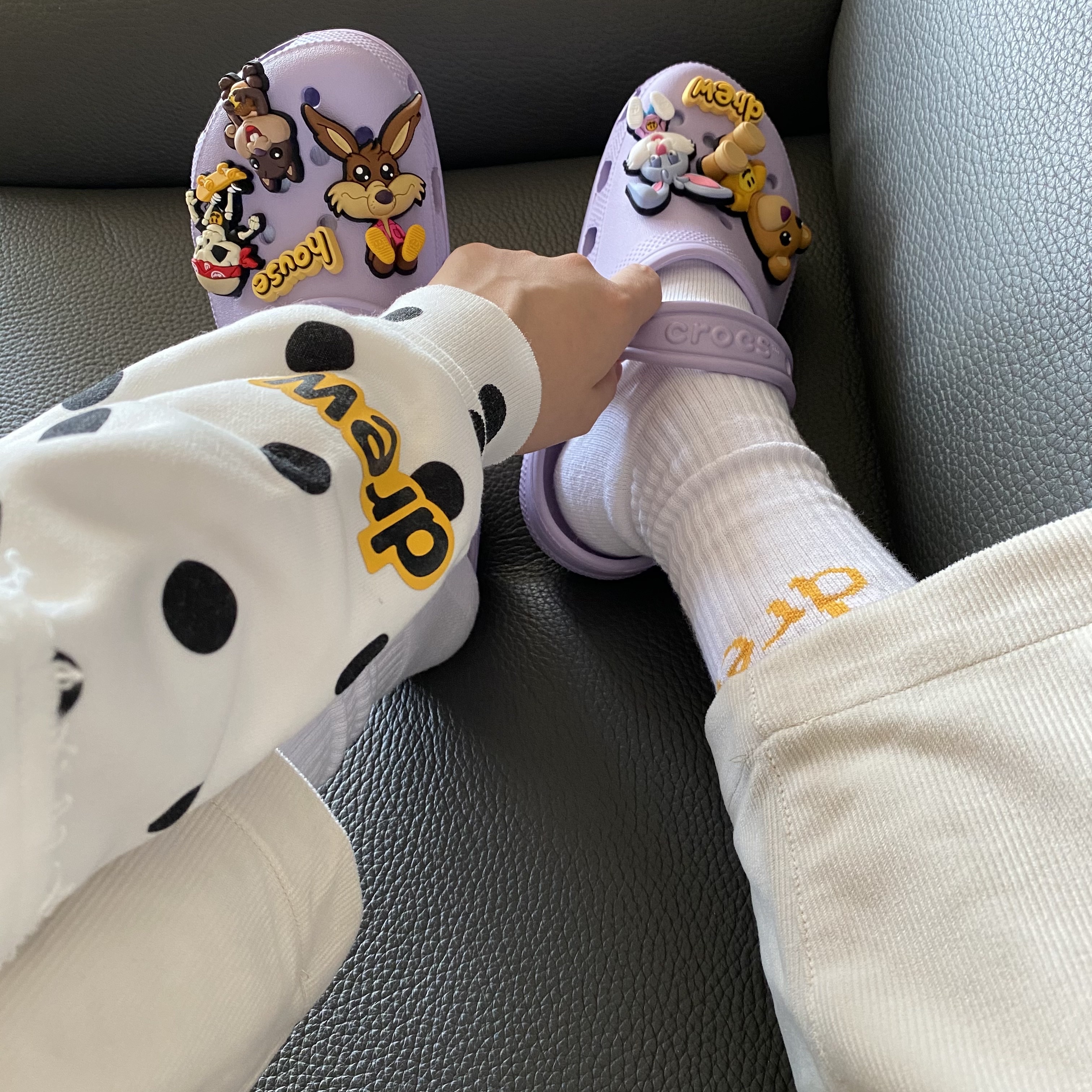 Crocs x Justin Bieber x Drew Classic Clog Lavender 착용 스타일