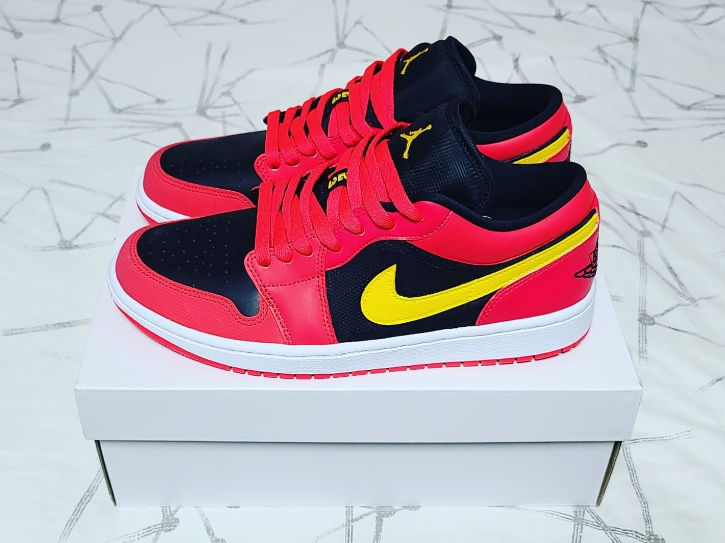 (W) Jordan 1 Low Siren Red 착용 스타일 - 2