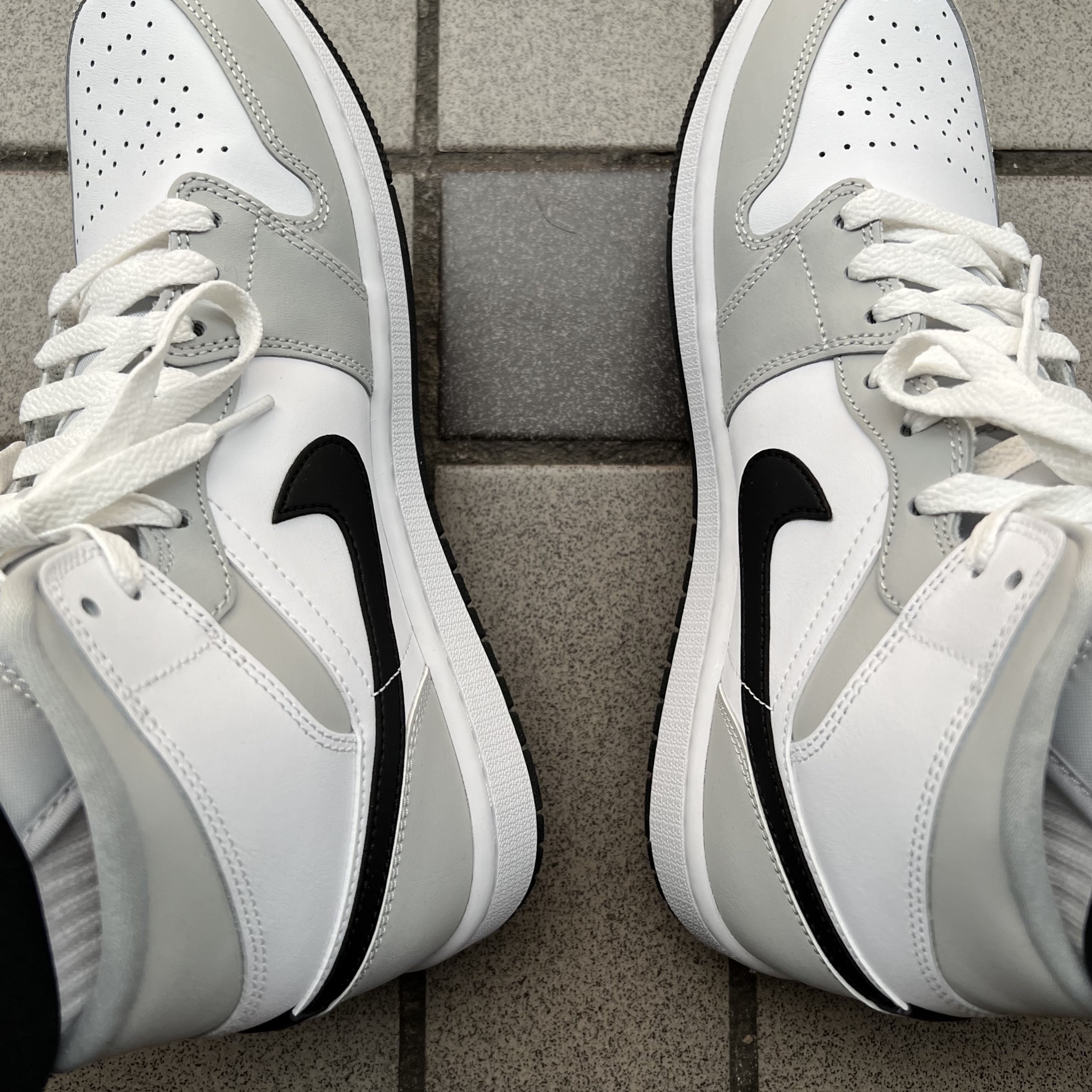 (W) Jordan 1 Mid Grey Fog 착용 스타일 - 3