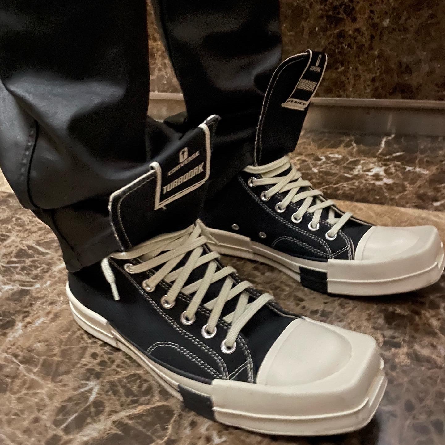 Converse x Drkshdw Turbodrk Chuck 70 Hi Black 착용 스타일 - 2