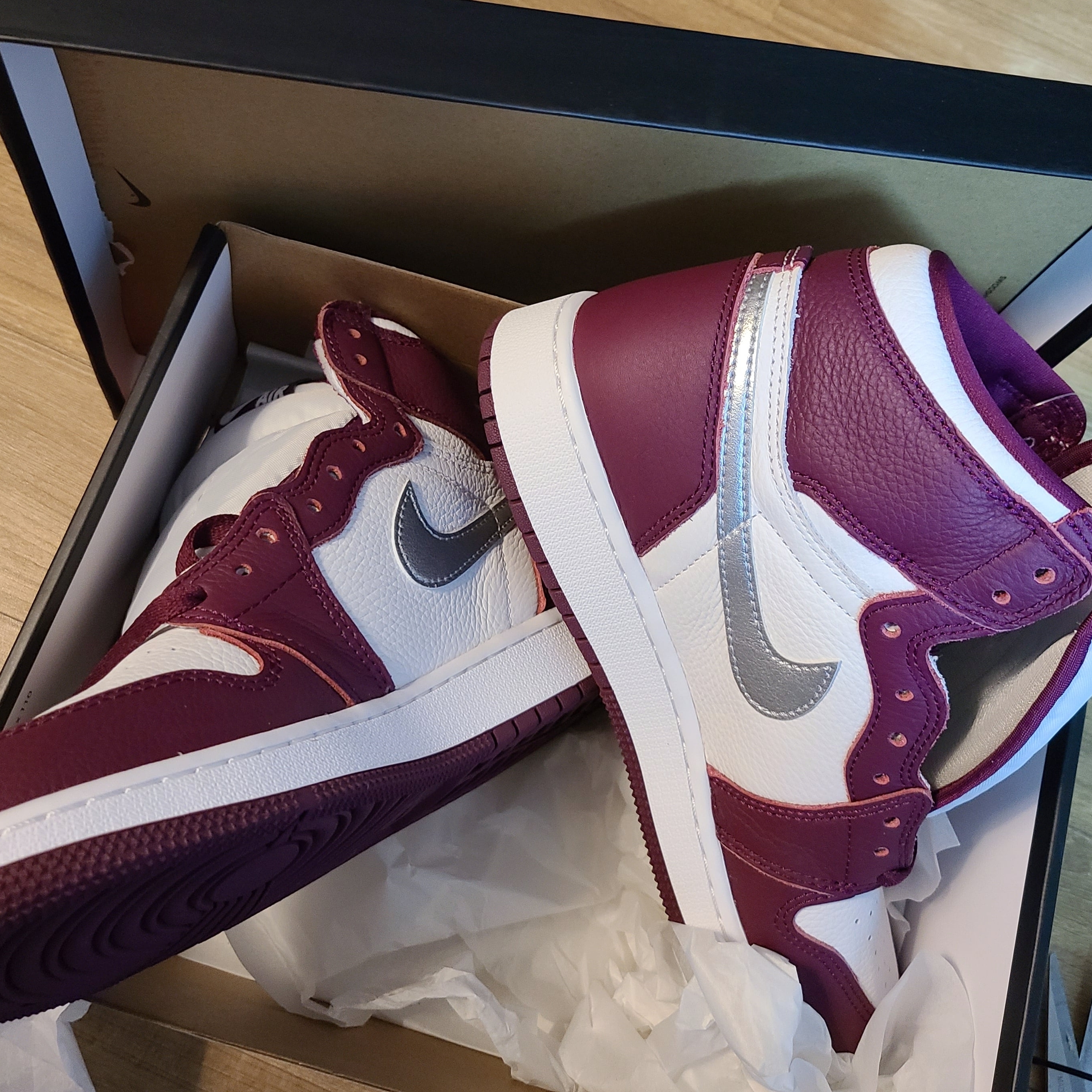 Jordan 1 Retro High OG Bordeaux, (GS) Jordan 1 Retro High OG Bordeaux 착용 스타일