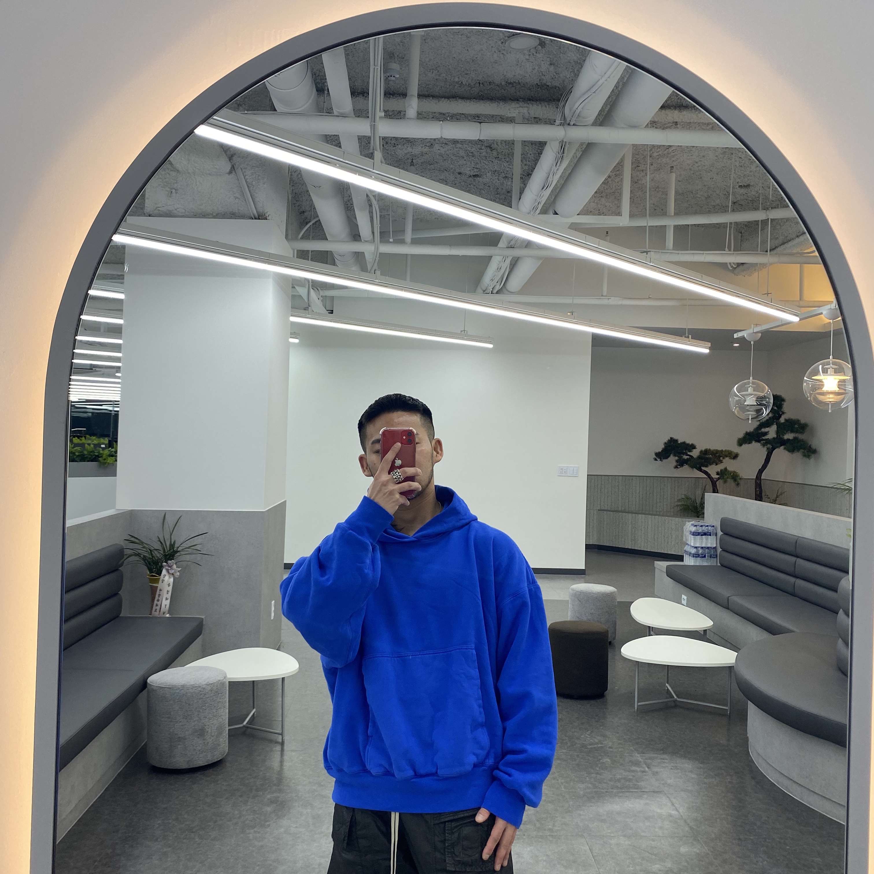 Yeezy Gap Hoodie Blue, Jordan 1 x Travis Scott x Fragment Retro Low OG SP Military Blue 착용 스타일 - 1