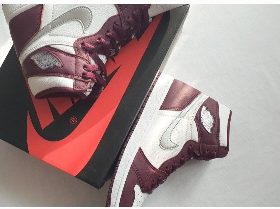 Jordan 1 Retro High OG Bordeaux, (GS) Jordan 1 Retro High OG Bordeaux 착용 스타일 - 1