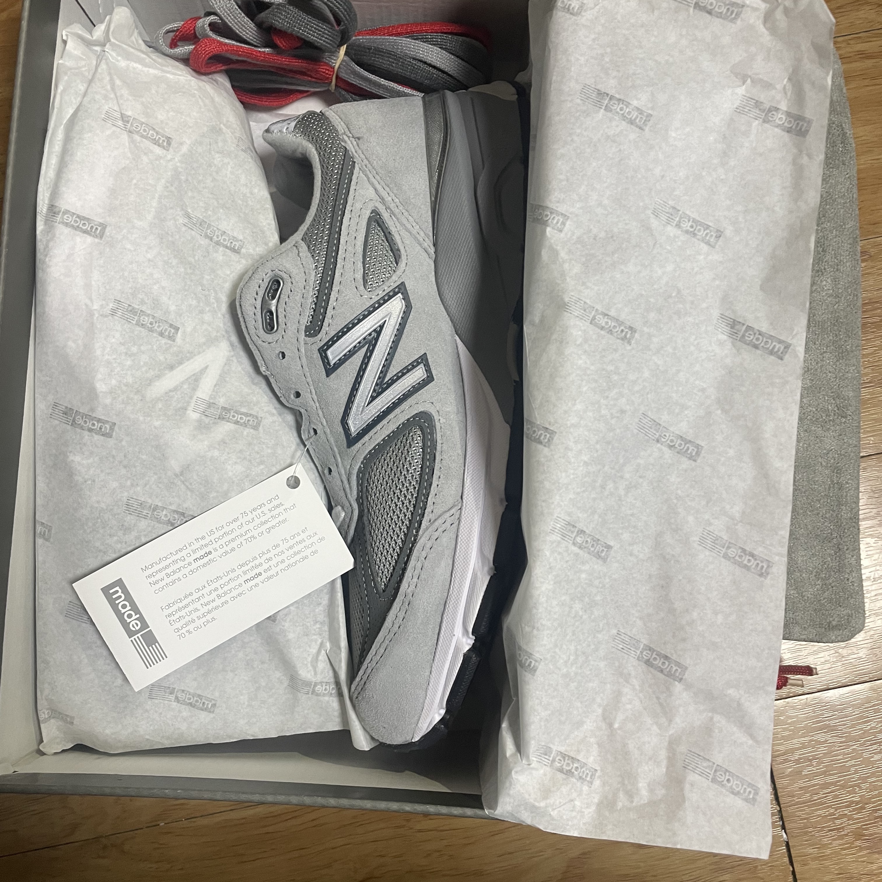 New Balance 990vs4 Made in USA Grey 착용 스타일 - 2