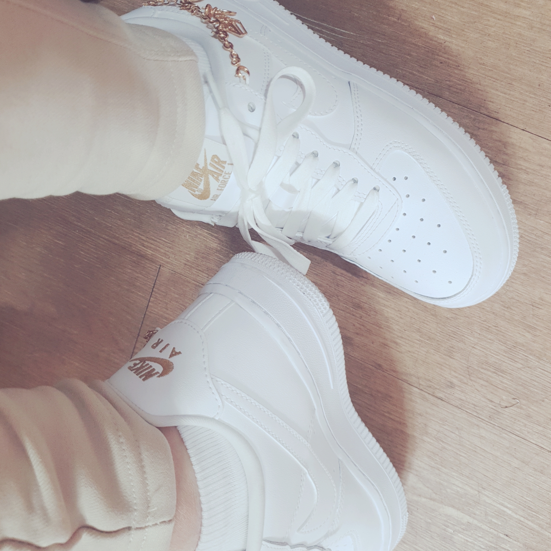 (W) Jordan 1 Mid Wolf Grey 착용 스타일 - 1