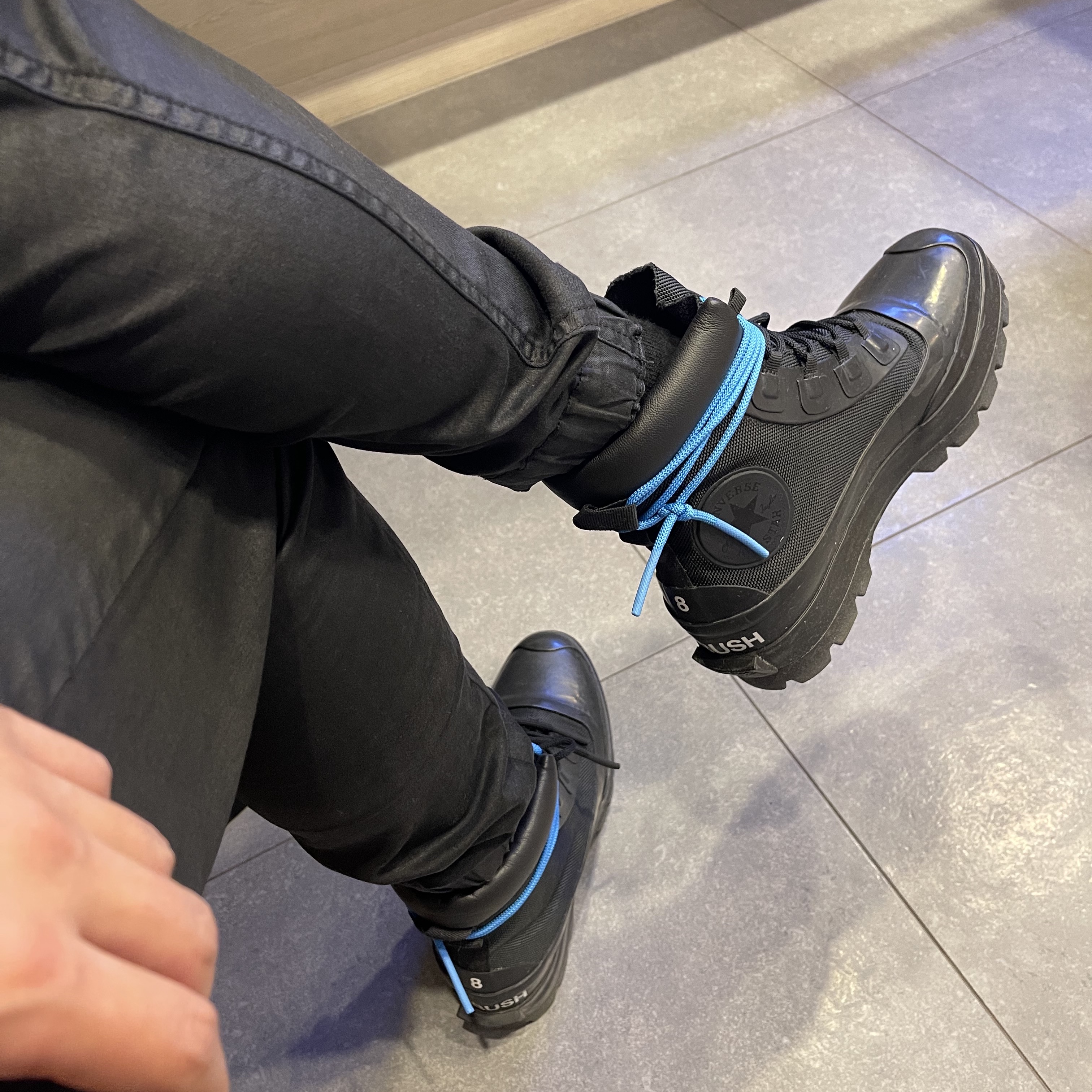 Converse x Ambush Chuck Taylor All Star Duck Boot Black 착용 스타일 - 3