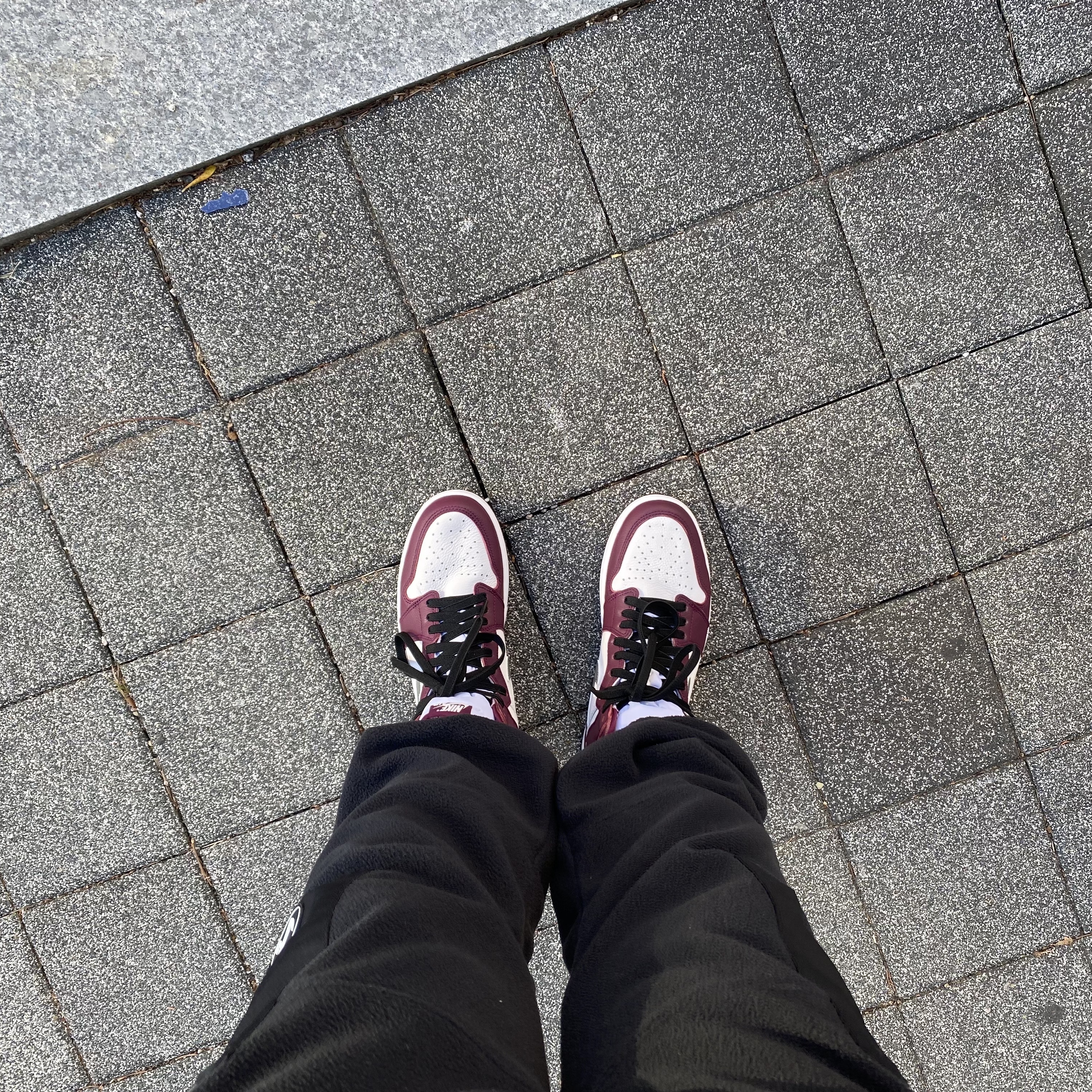 Jordan 1 Retro High OG Bordeaux 착용 스타일