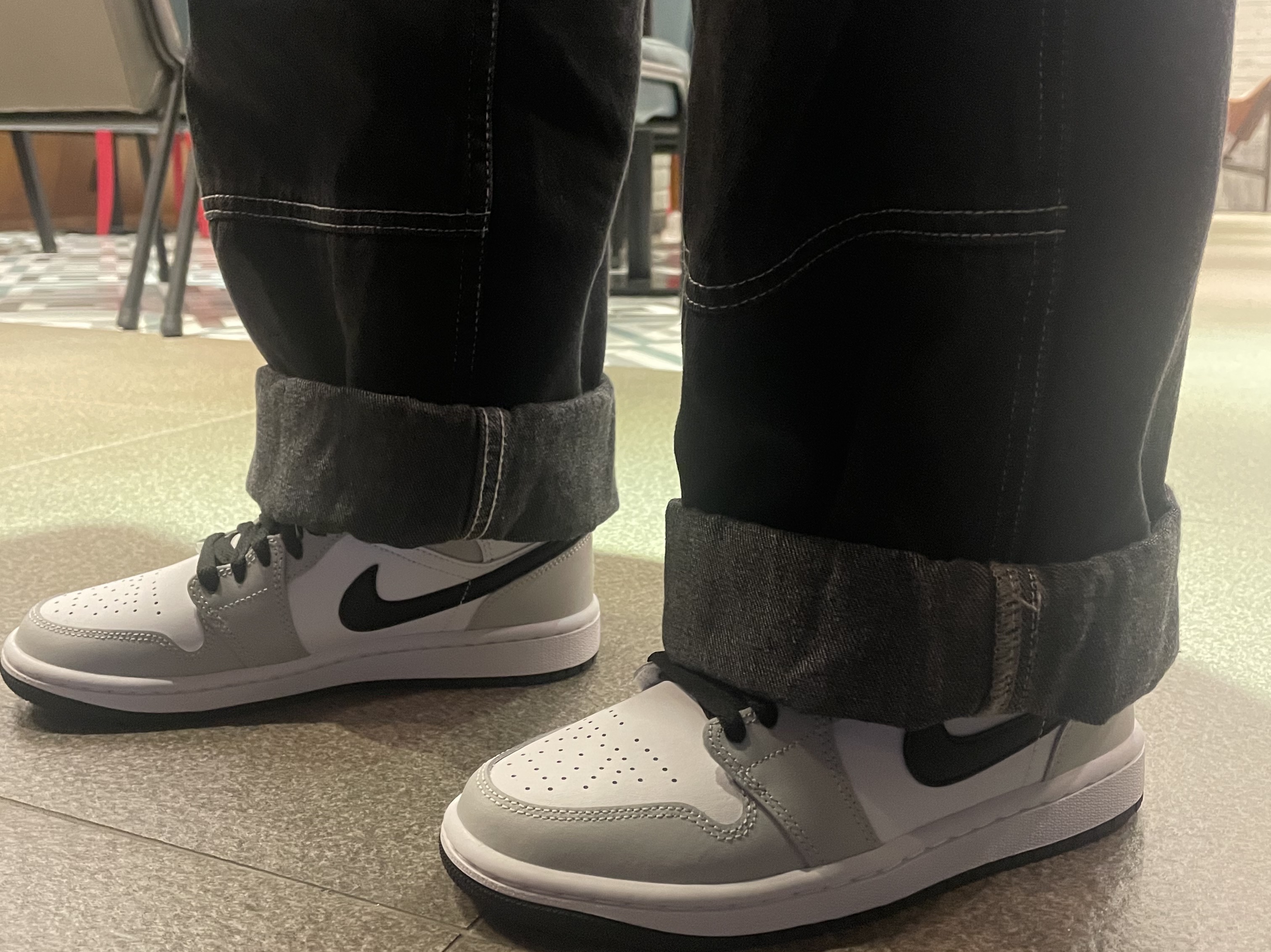 (W) Jordan 1 Mid Grey Fog 착용 스타일 - 2