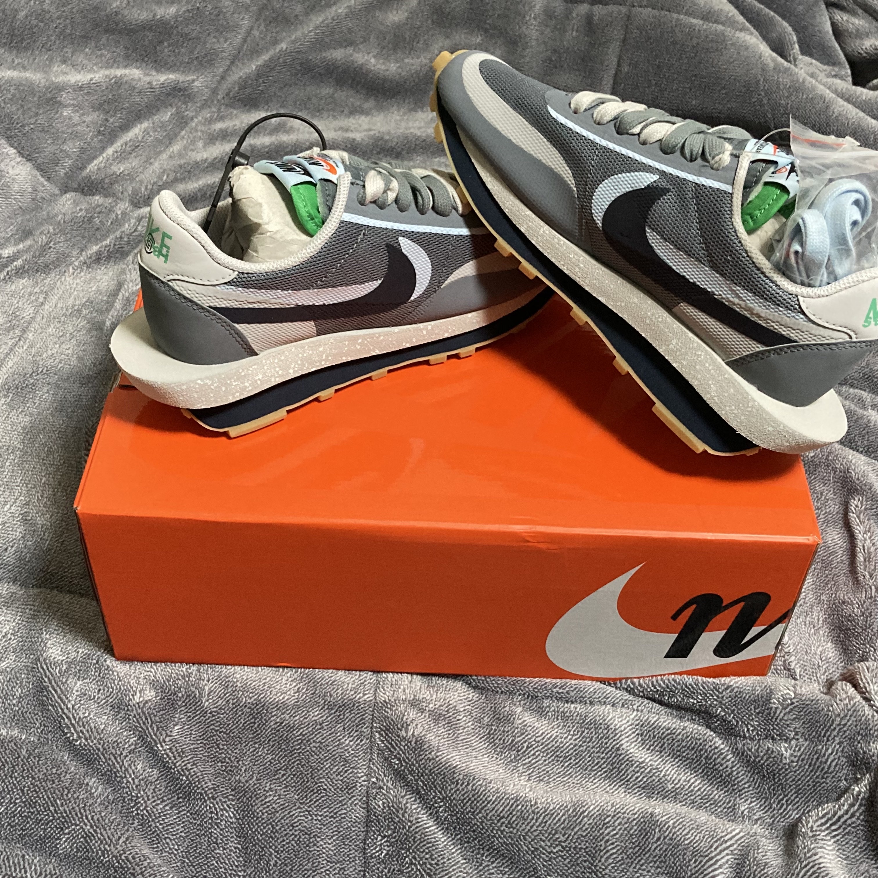 Nike x Sacai x Clot LDWaffle Cool Grey 착용 스타일 - 3