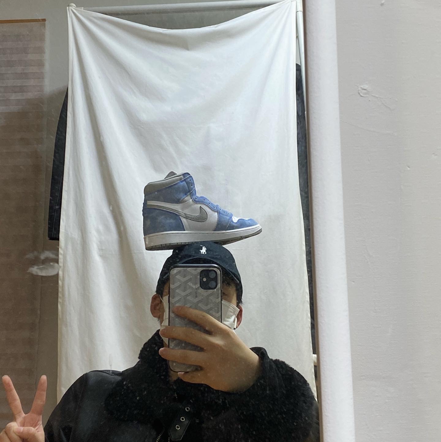 Jordan 1 Retro High OG Hyper Royal 착용 스타일 - 2