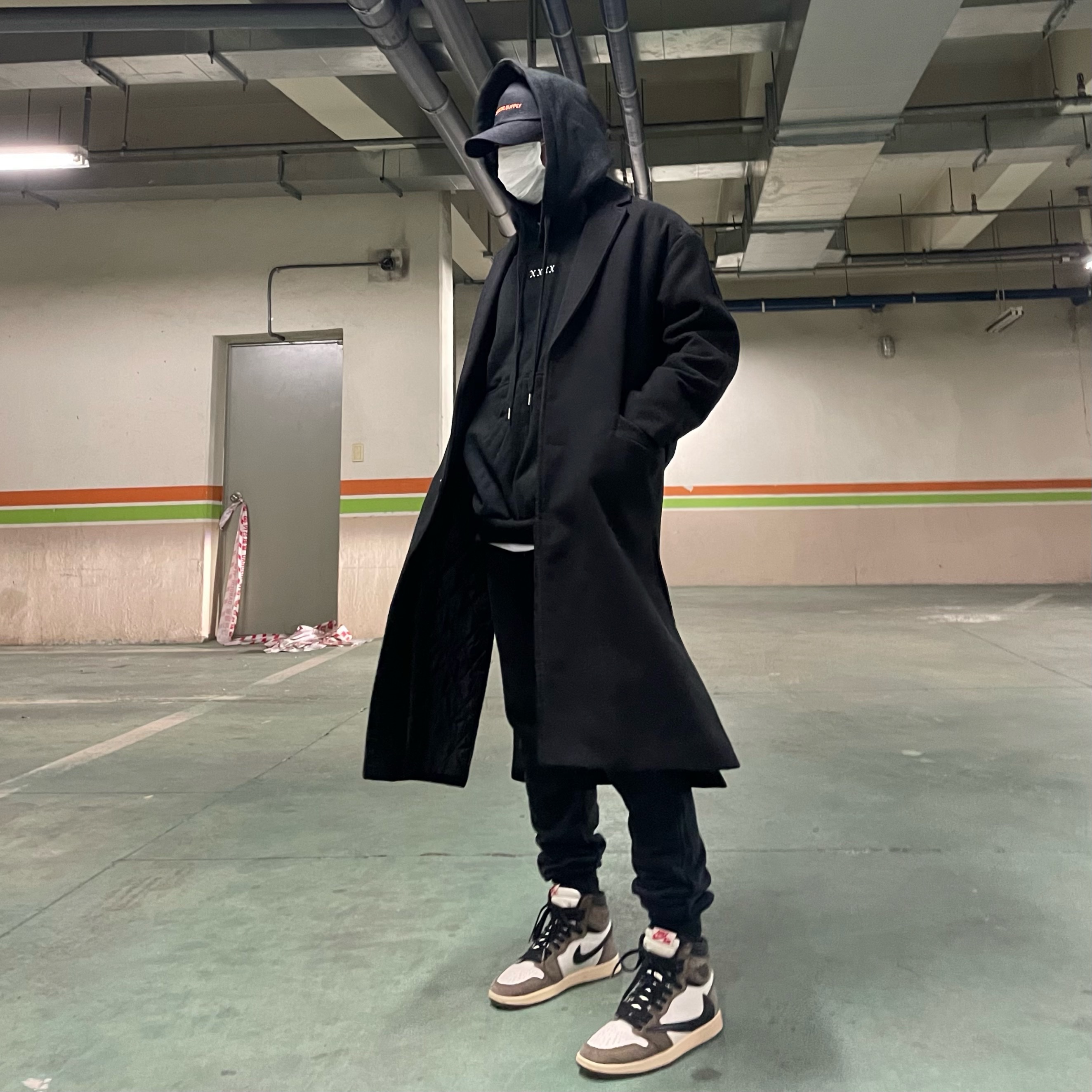 Jordan 1 x Travis Scott Retro High OG SP Mocha 착용 스타일 - 2
