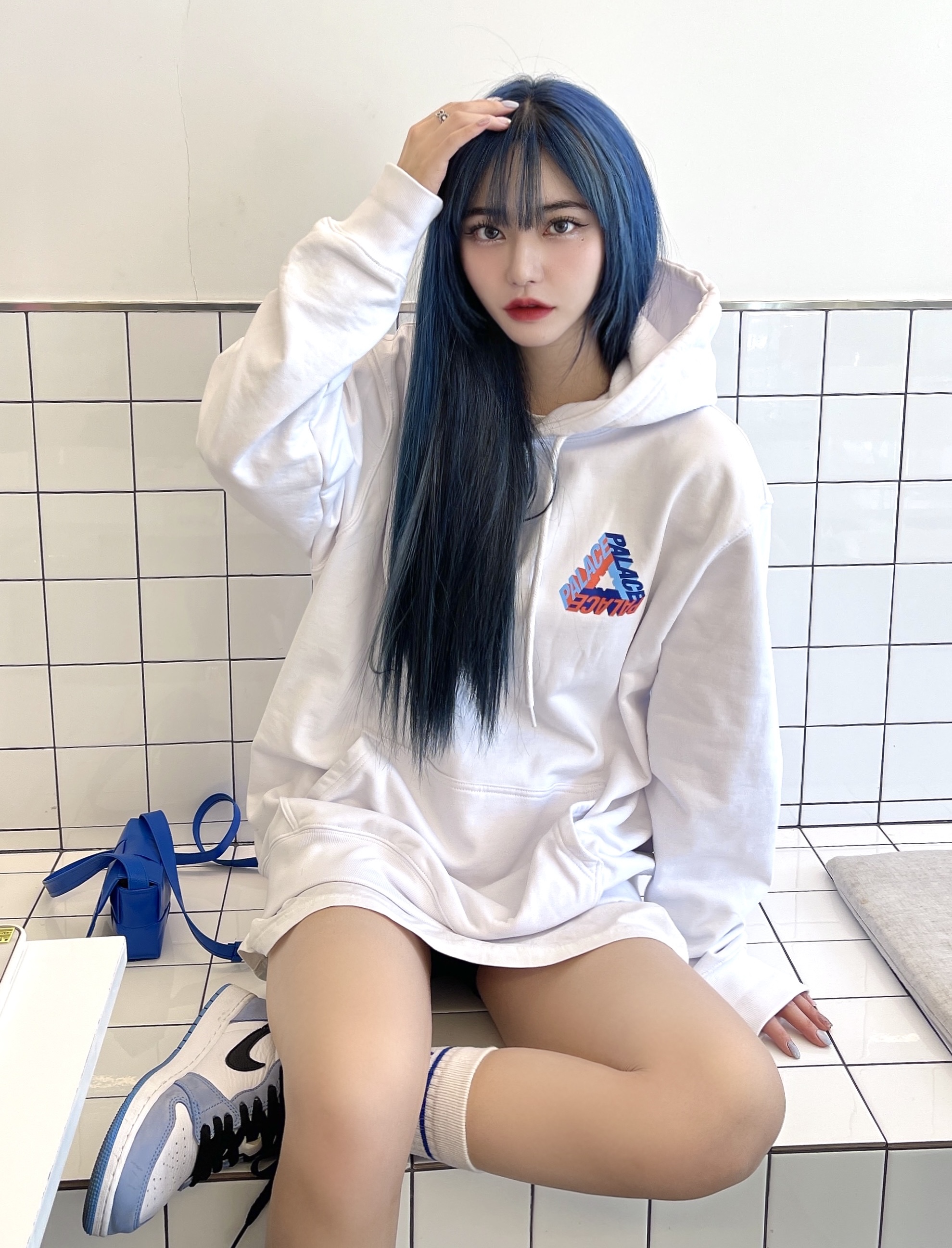Palace P-3D Hood White - 21FW, (GS) Jordan 1 Retro High OG University Blue 착용 스타일 - 1