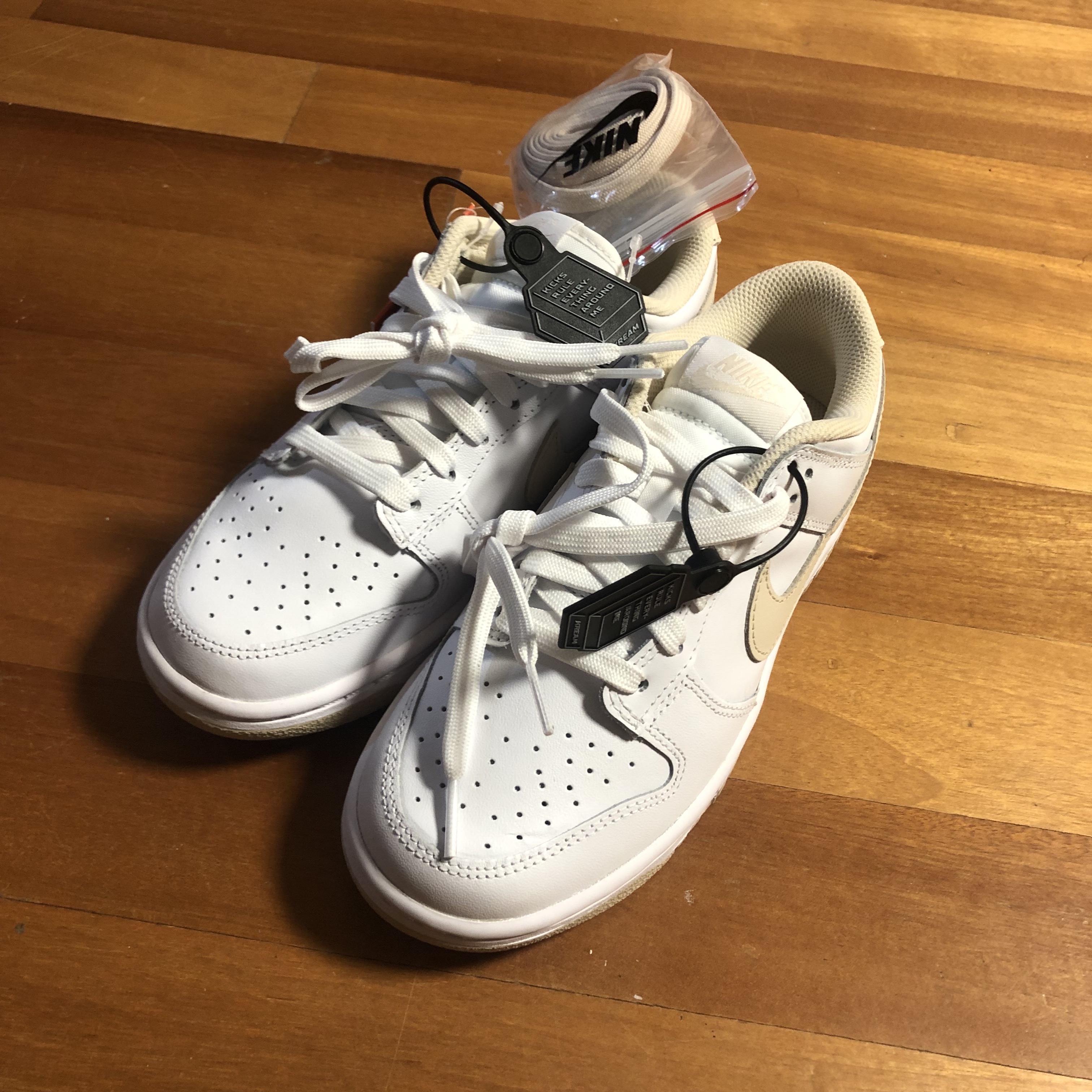 (W) Nike Dunk Low Pearl White 착용 스타일 - 1