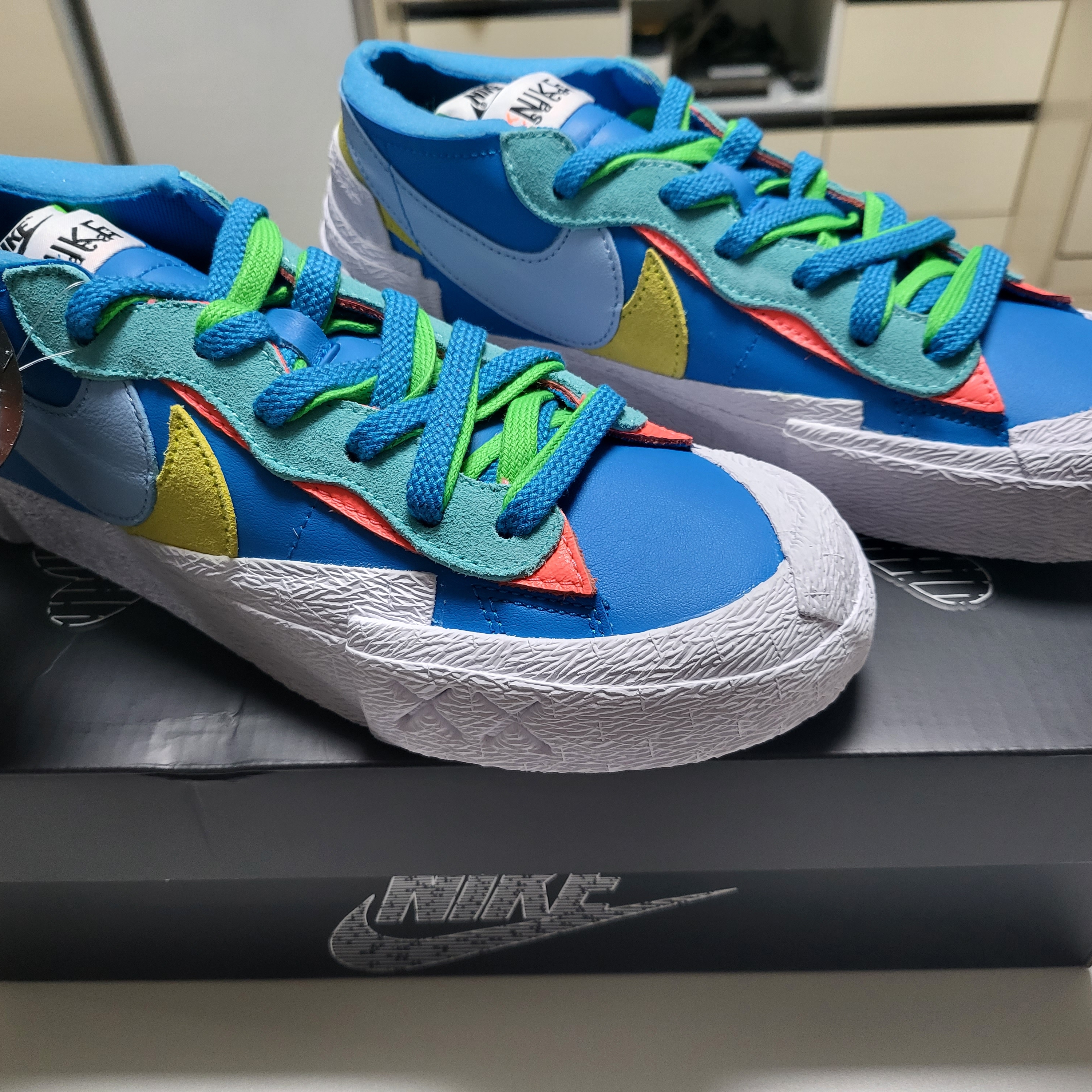 Nike x Sacai x Kaws Blazer Low Neptune Blue 착용 스타일