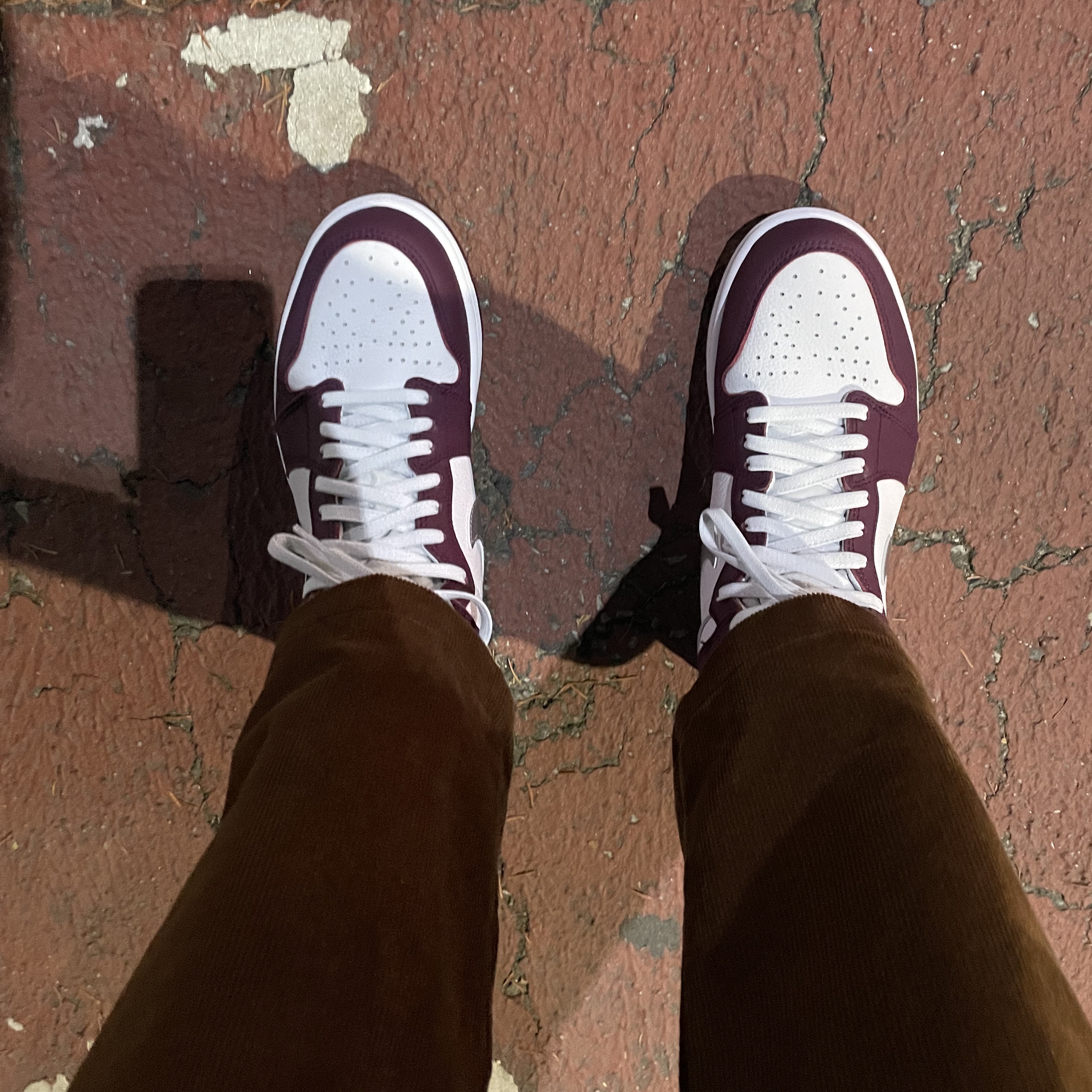 Jordan 1 Retro High OG Bordeaux 착용 스타일