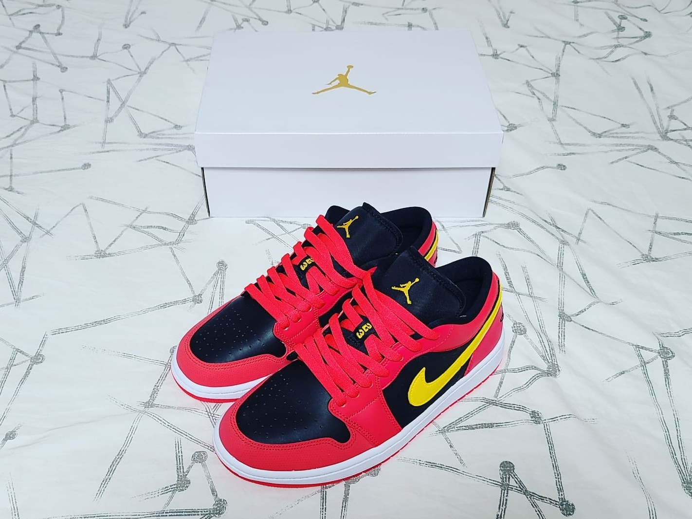 (W) Jordan 1 Low Siren Red 착용 스타일 - 1