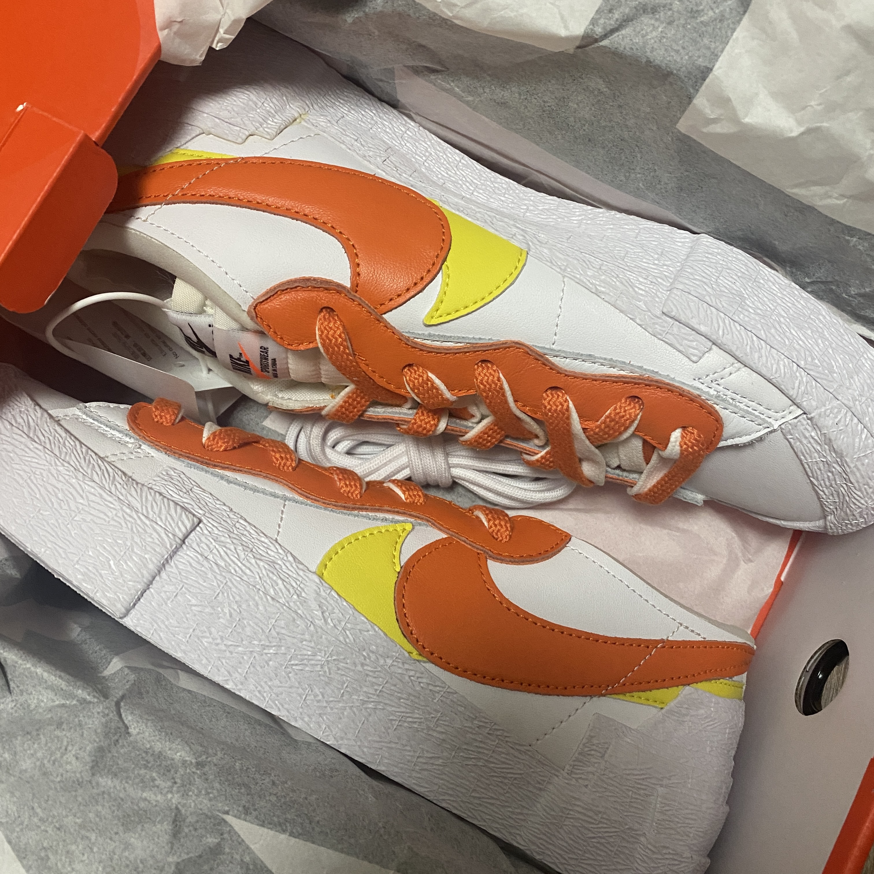 Nike x Sacai Blazer Low Magma Orange 착용 스타일