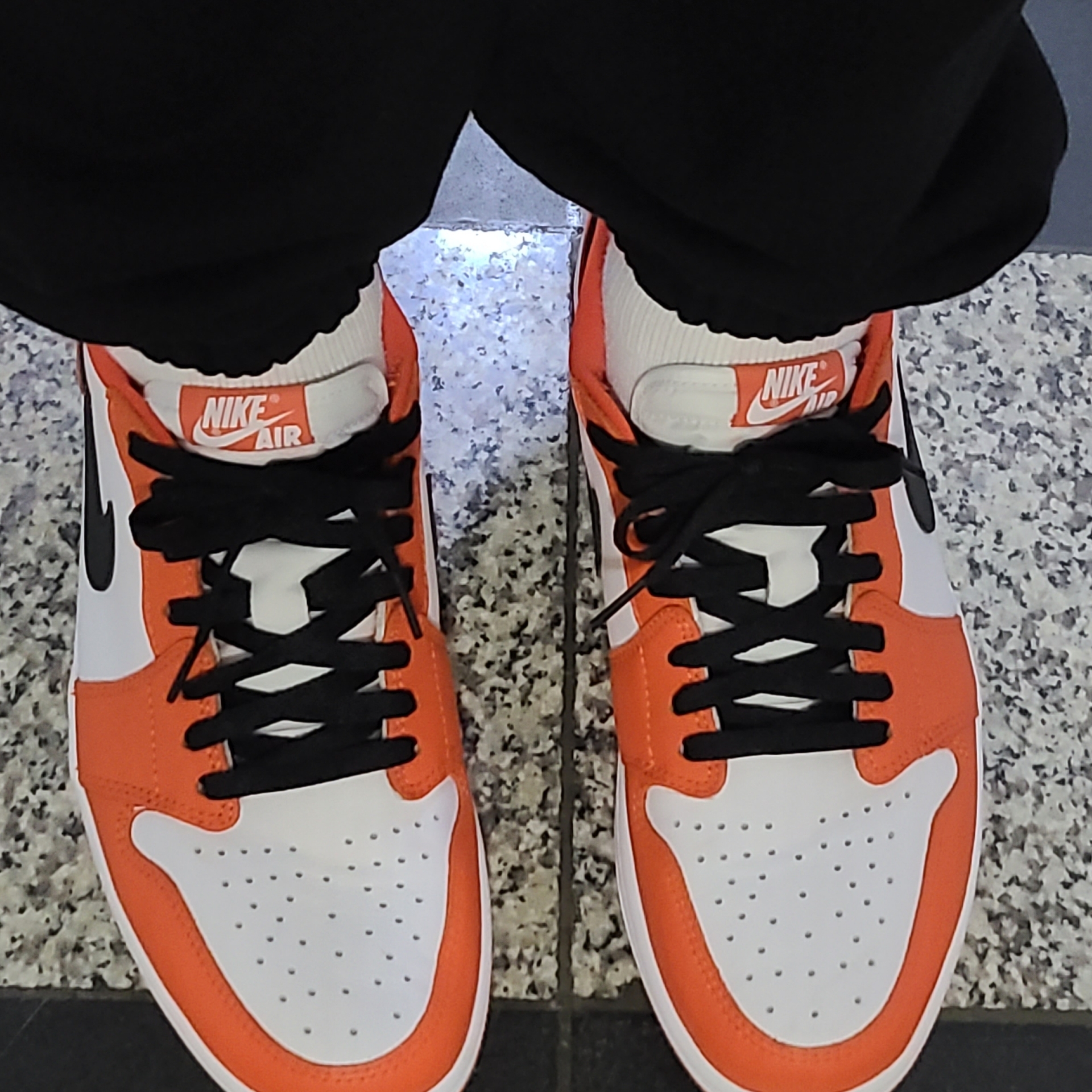 Jordan 1 Low OG Starfish 착용 스타일