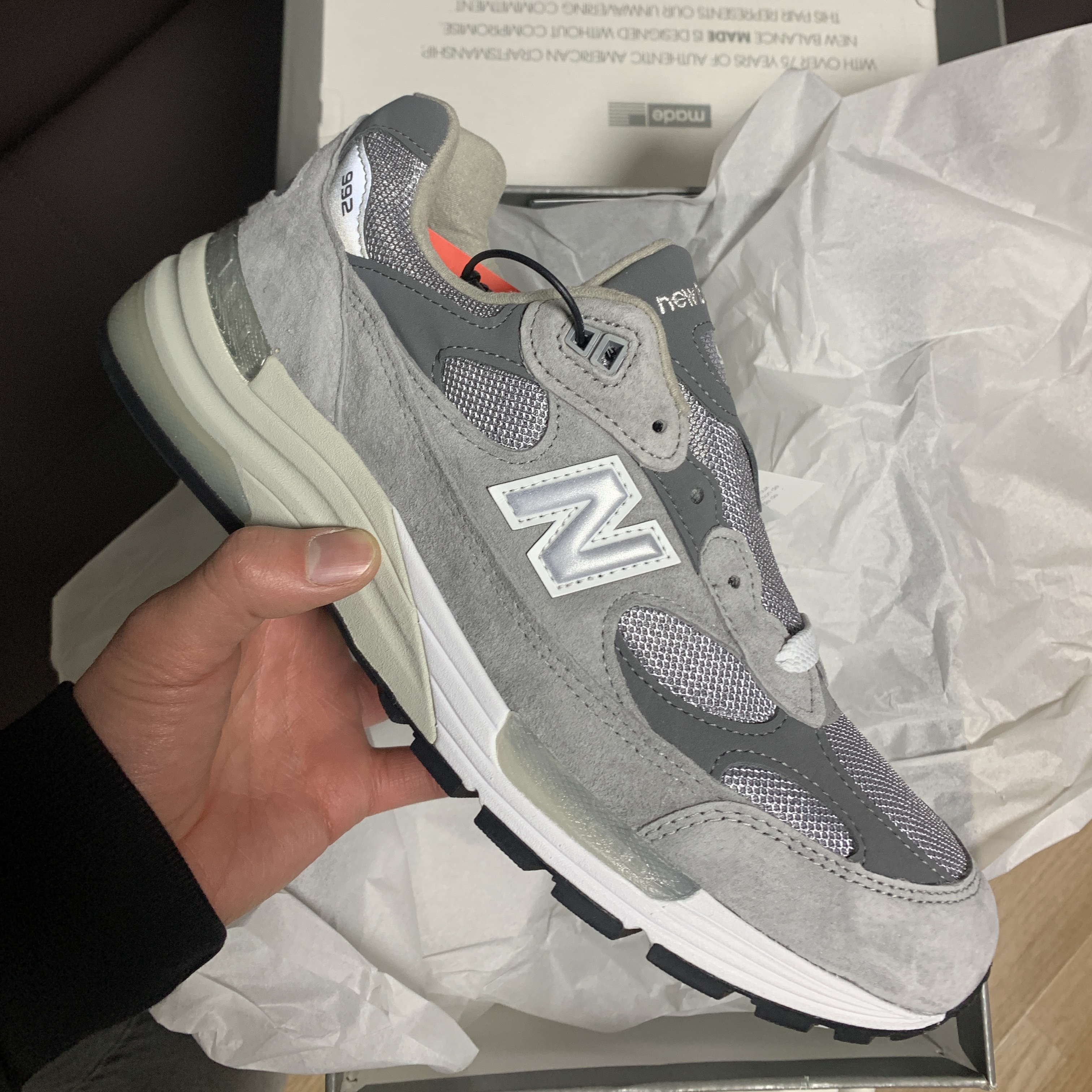 New Balance 992 Made in USA Grey - D Standard 착용 스타일 - 1