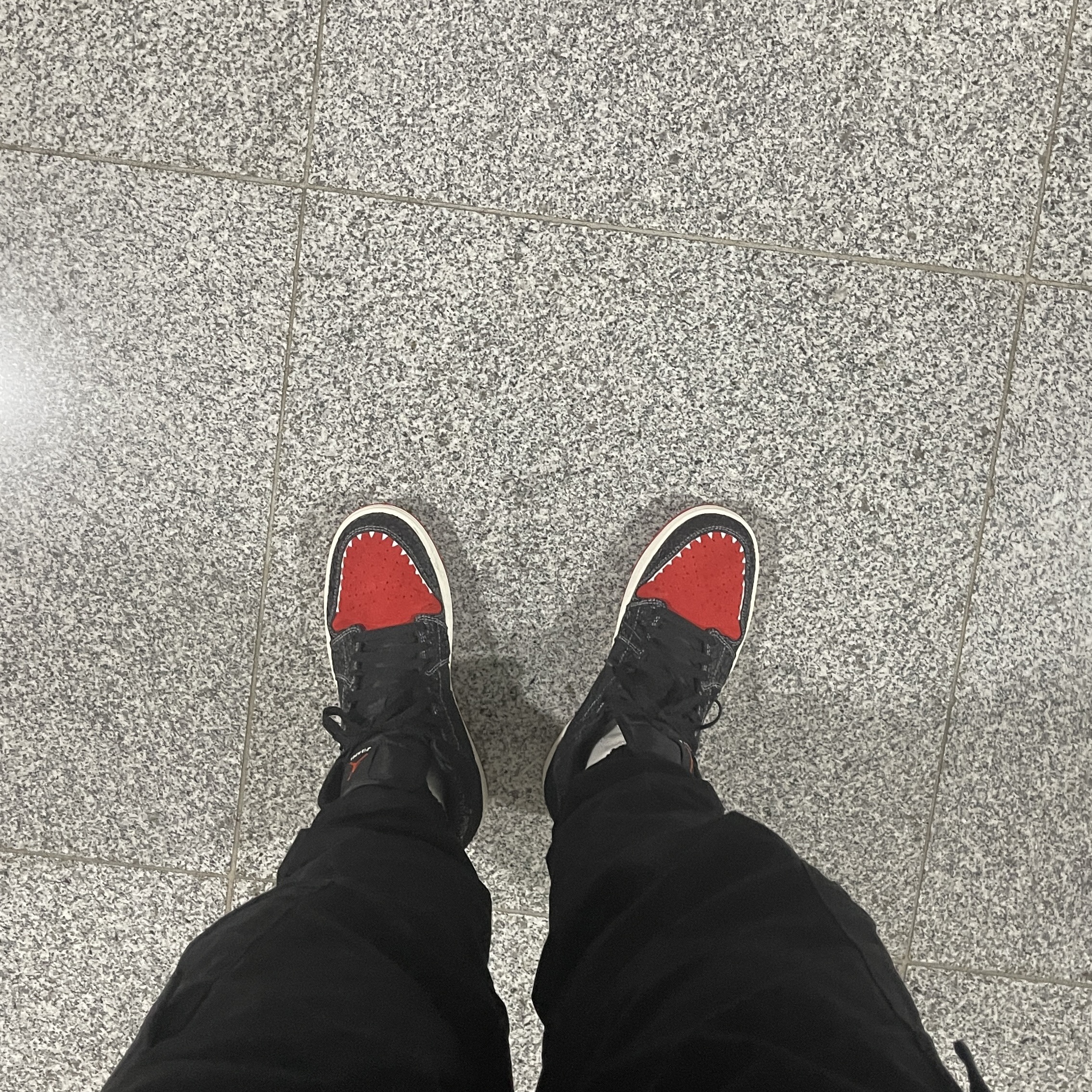 Jordan 1 Mid SE Siempre Familia 착용 스타일 - 1