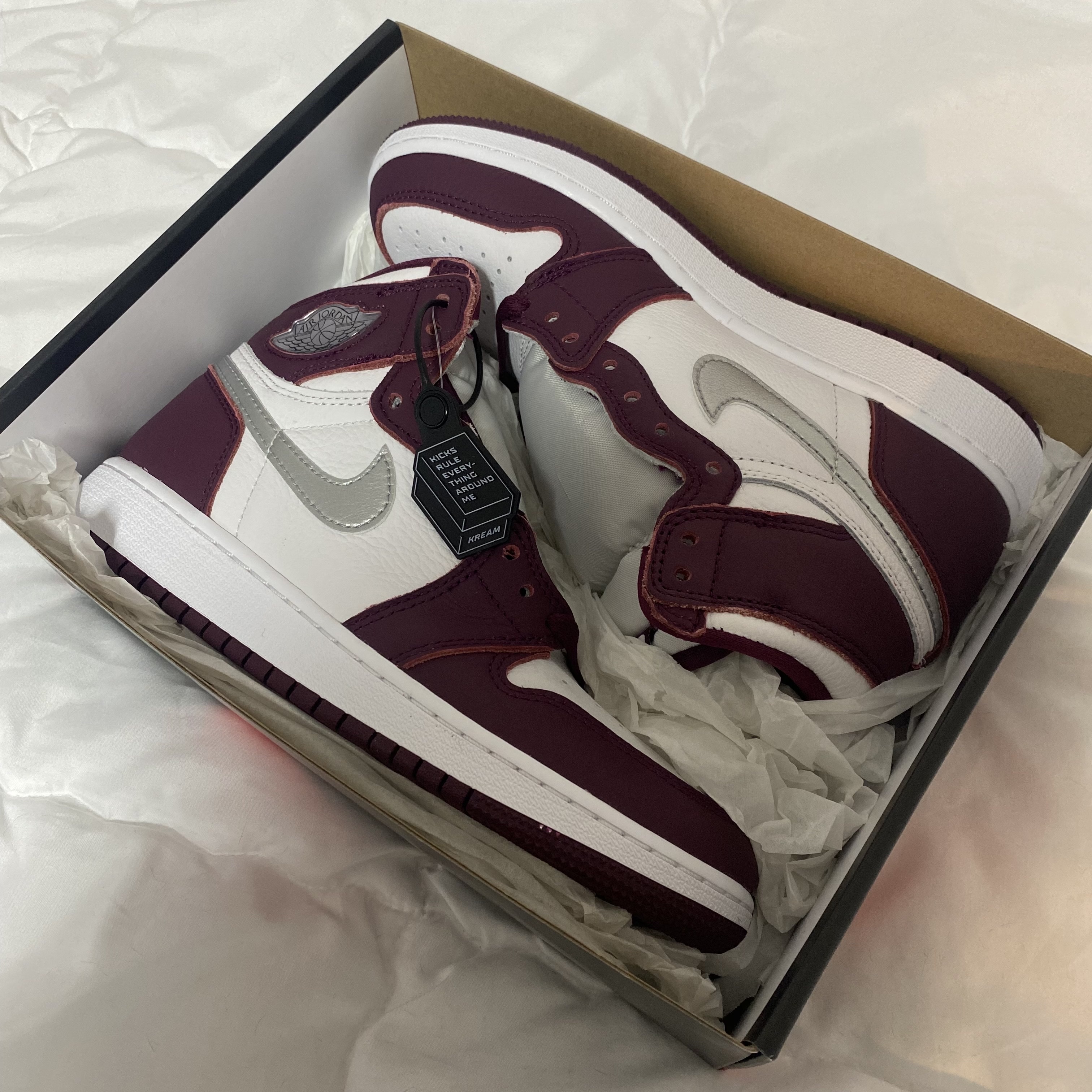 Jordan 1 Retro High OG Bordeaux, (GS) Jordan 1 Retro High OG Bordeaux 착용 스타일 - 2