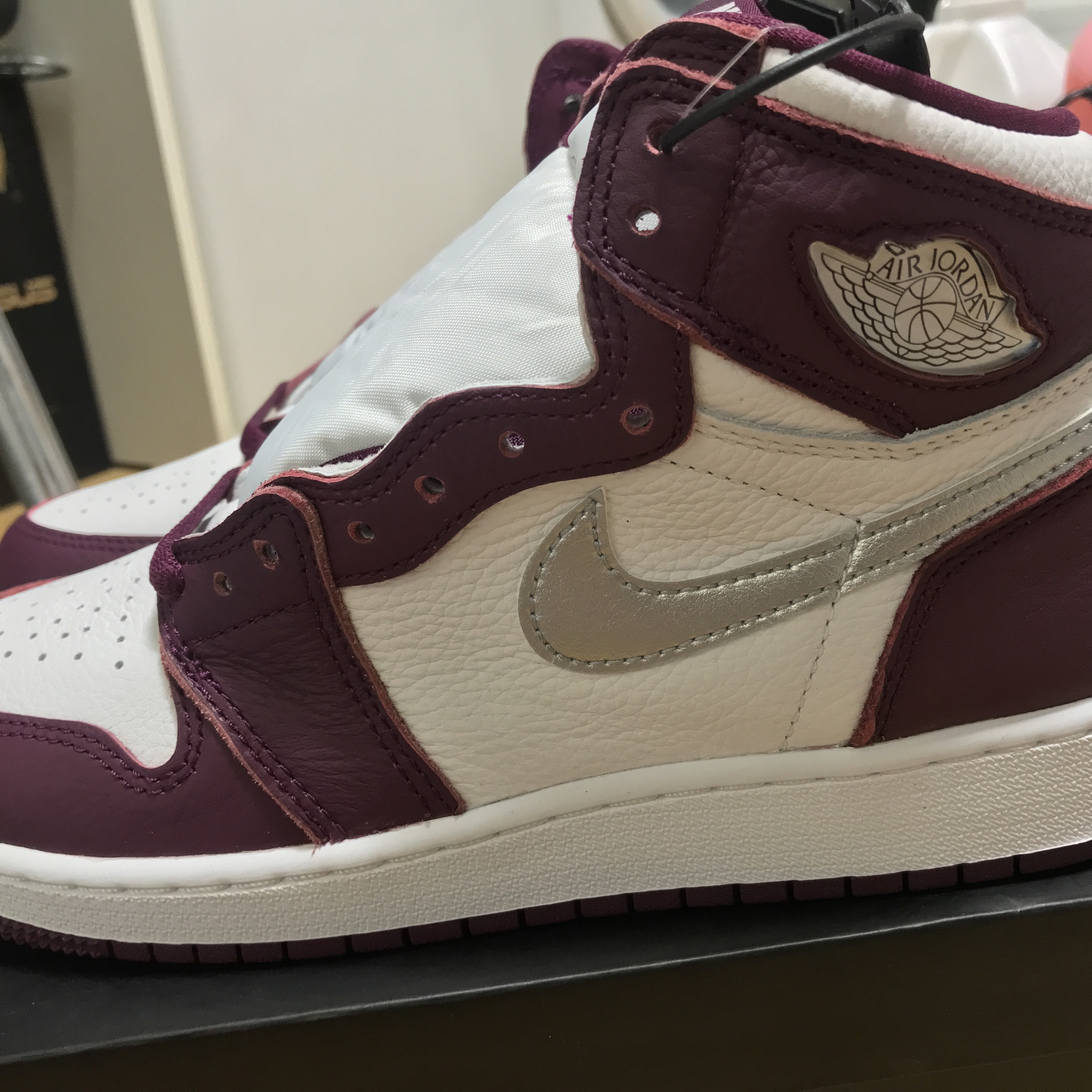 Jordan 1 Retro High OG Bordeaux, (GS) Jordan 1 Retro High OG Bordeaux 착용 스타일 - 3