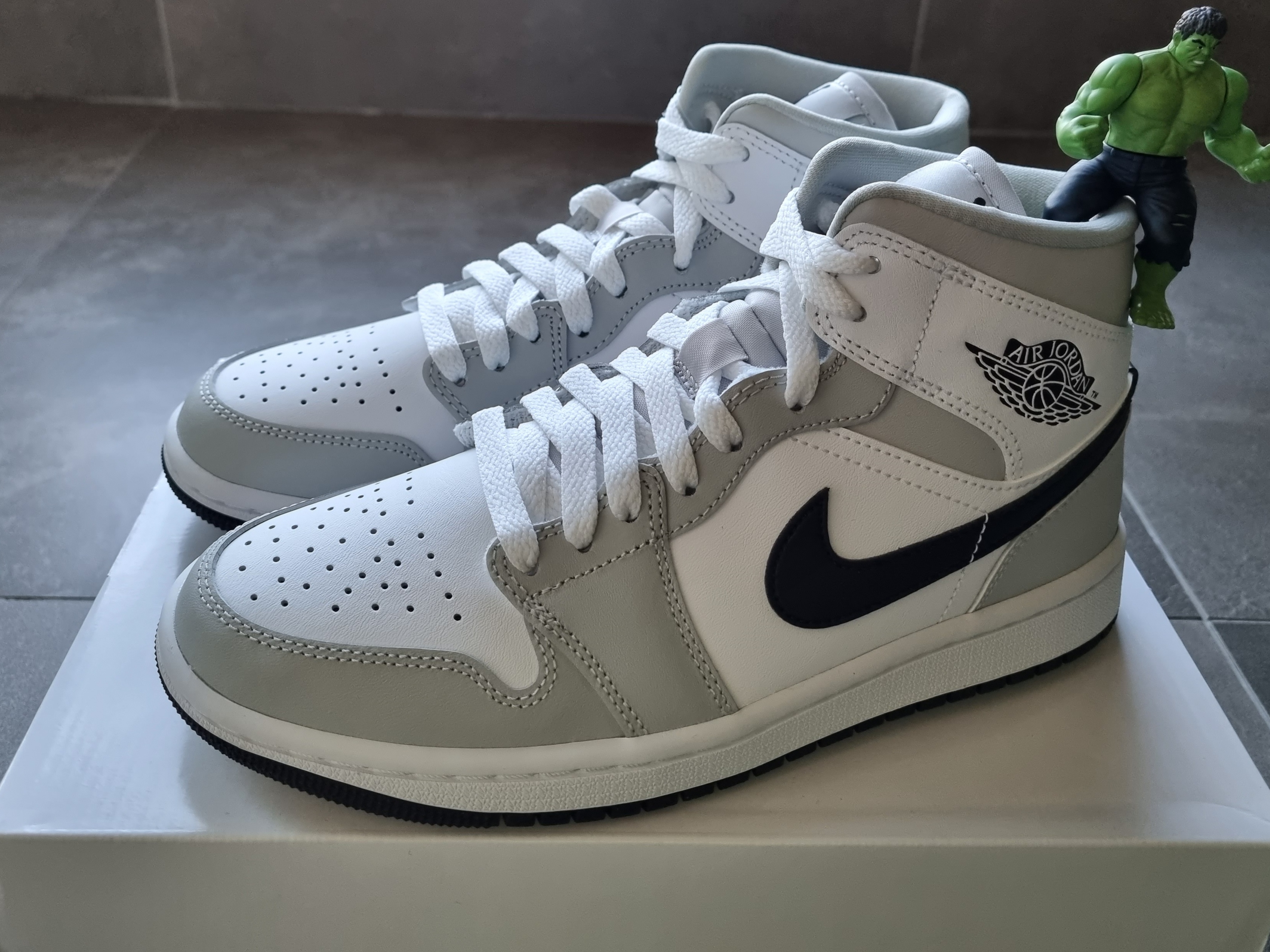 (W) Jordan 1 Mid Grey Fog 착용 스타일 - 2