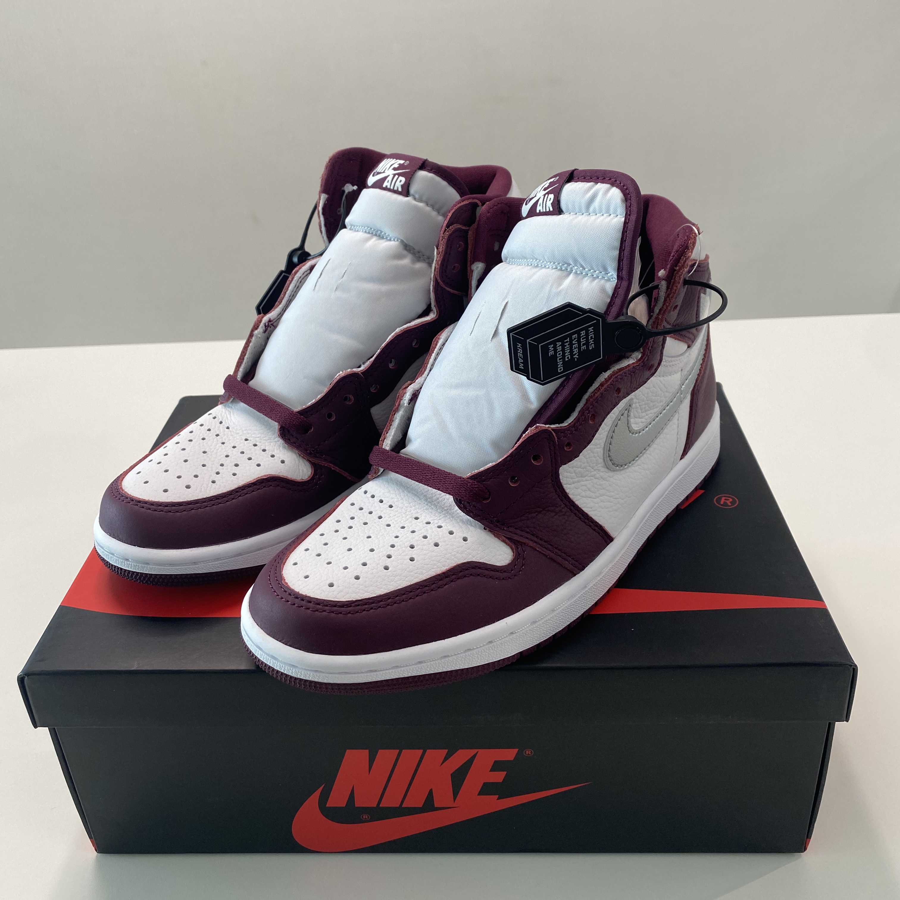Jordan 1 Retro High OG Bordeaux 착용 스타일 - 3