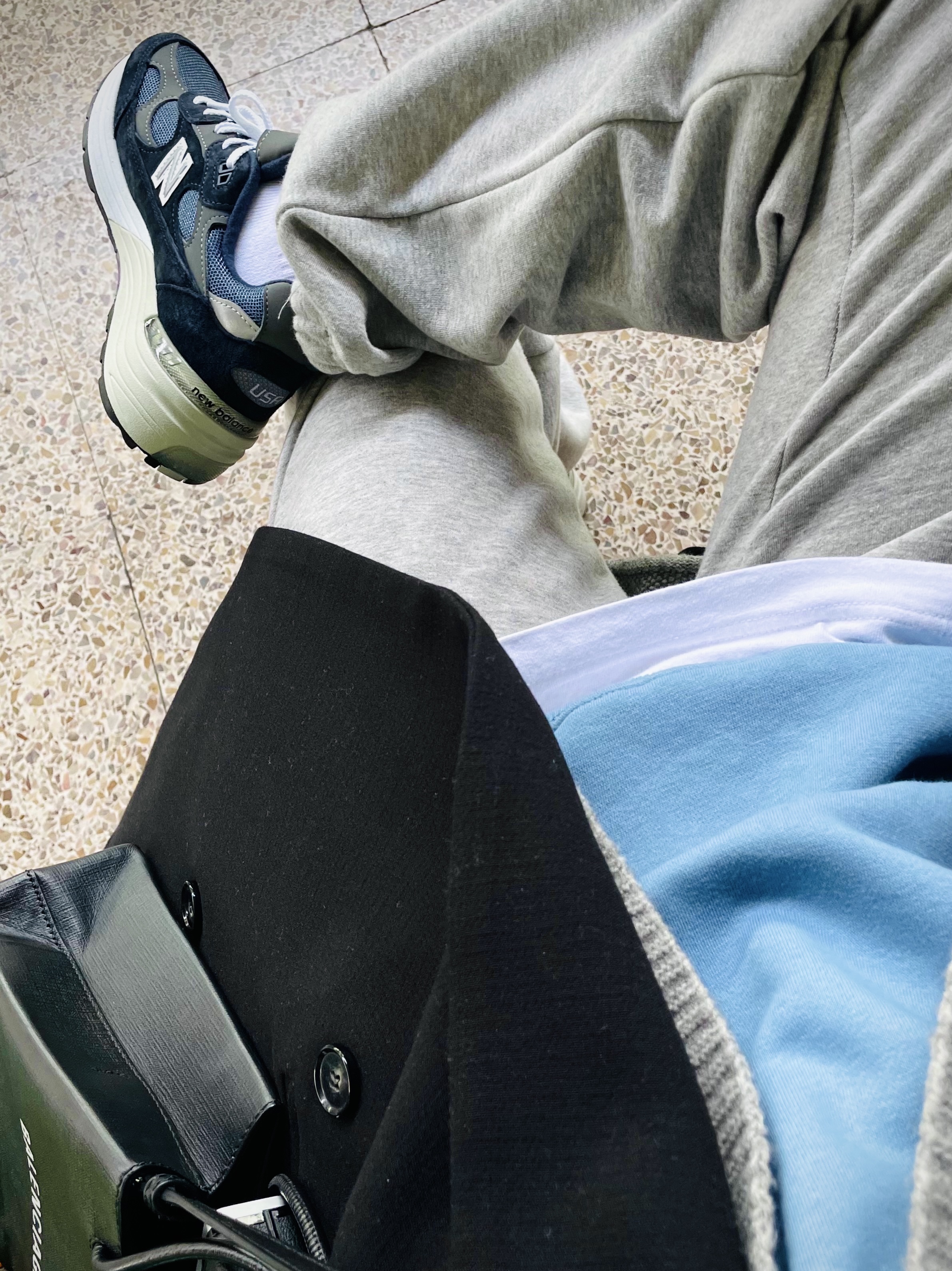 New Balance 992 Made in USA Navy, IAB Studio Crewneck Sky Blue 착용 스타일