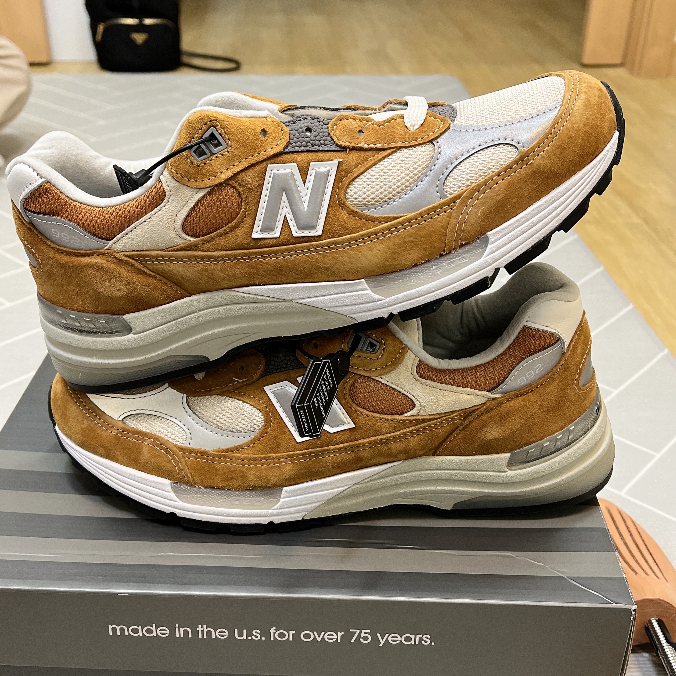New Balance x Packer 992 Made in USA 착용 스타일 - 1