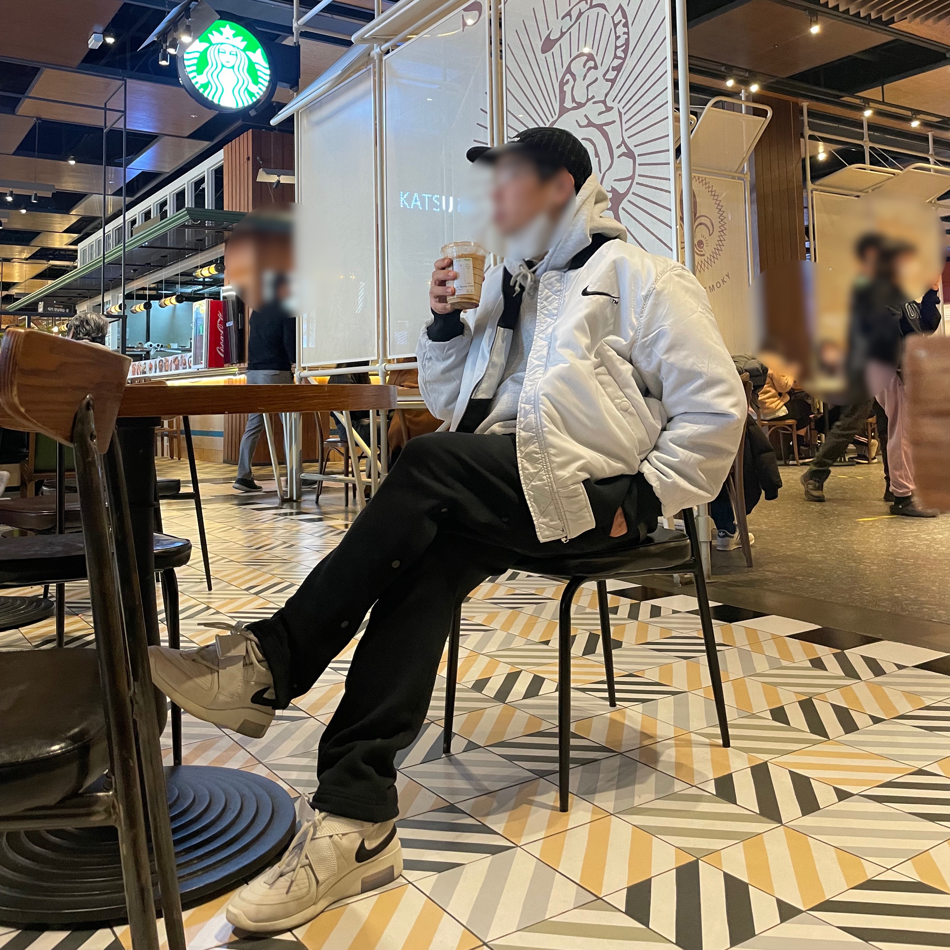 Nike NSW Swoosh Therma-Fit Bomber Black - Asia, Nike x Fear of God Air Fear of God Raid Light Bone 착용 스타일 - 3